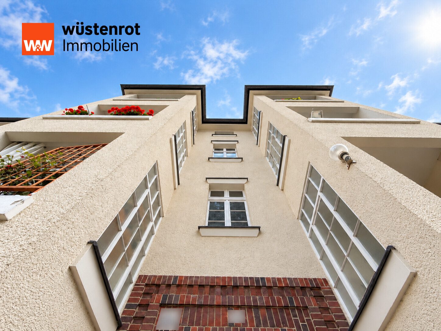 Immobilienangebot - Leipzig - Alle - Ein Zuhause zum Wohlfühlen – 4-Zimmer-Wohnung mit Balkon und Wintergarten