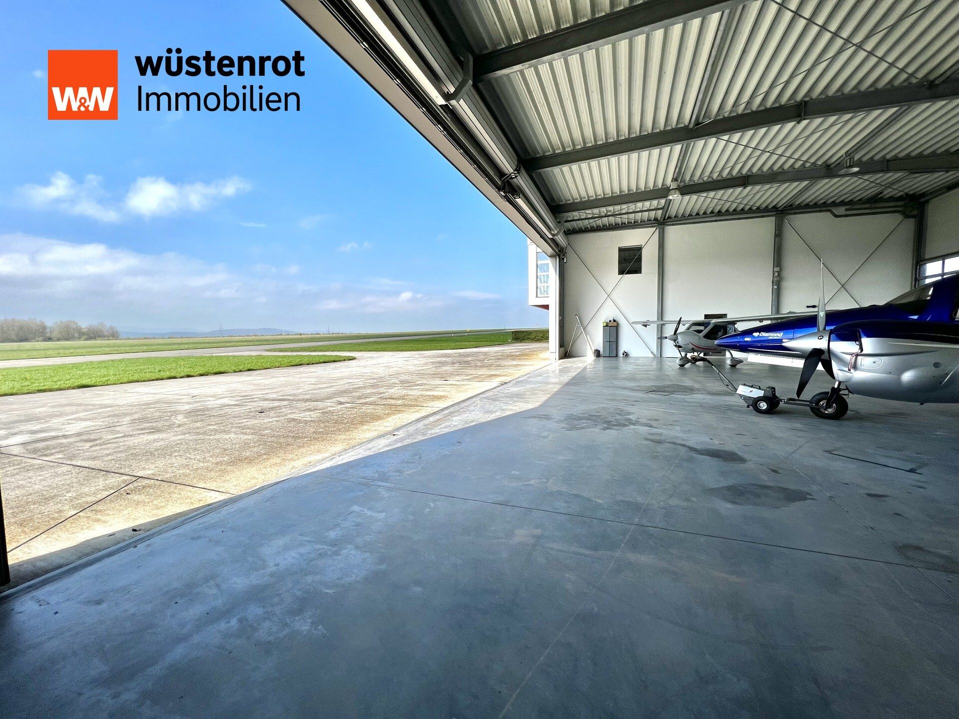 Immobilienangebot - Hörselberg-Hainich - Alle - Im Herzen Deutschlands & Europas - Exklusiver Flugzeughangar mit vielfältigen Nutzungsmöglichkeiten