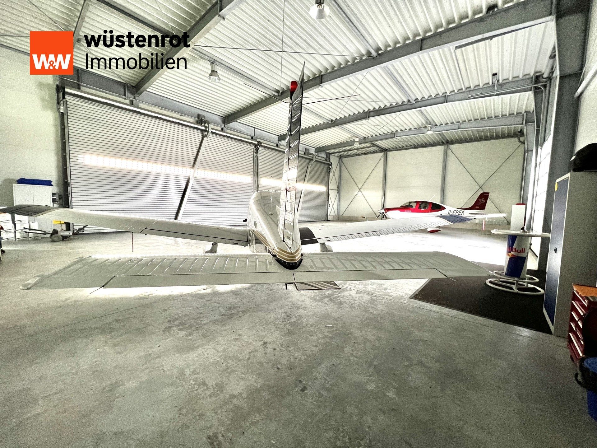 Immobilienangebot - Hörselberg-Hainich - Alle - Im Herzen Deutschlands & Europas - Exklusiver Flugzeughangar mit vielfältigen Nutzungsmöglichkeiten