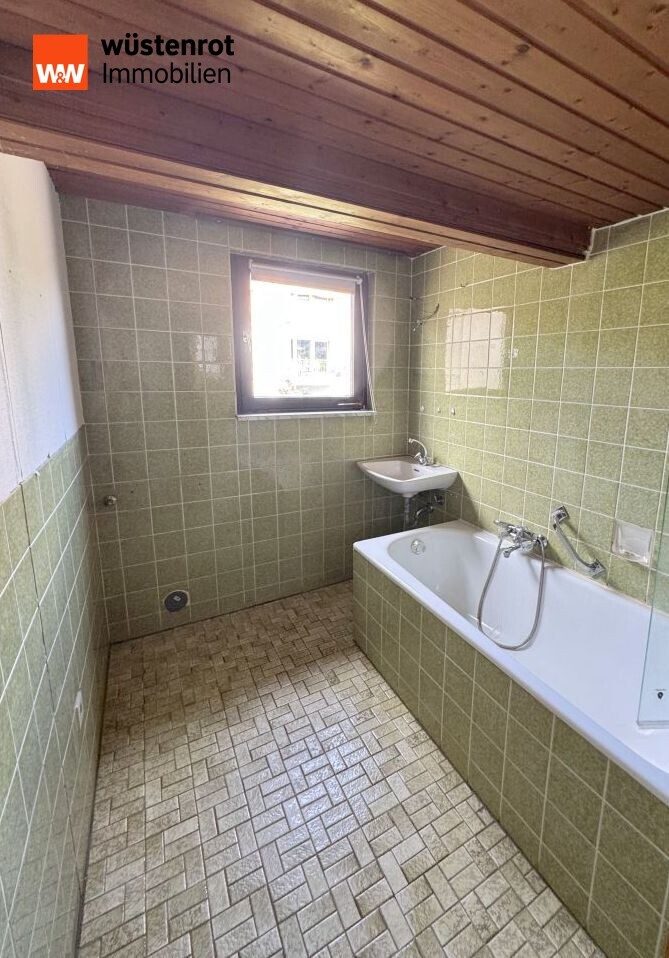 Immobilienangebot - Abtsgmünd - Alle - Einfamilienhaus mit viel Potenzial zur Wohnraumerweiterung in Abtsgmünd