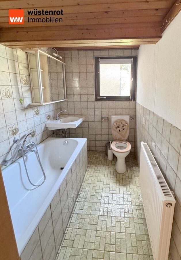 Immobilienangebot - Abtsgmünd - Alle - Einfamilienhaus mit viel Potenzial zur Wohnraumerweiterung in Abtsgmünd