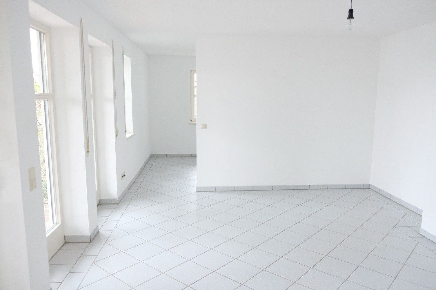Immobilienangebot - Ulm - Alle - ++ Einliegerwohnung ideal für Wochenendheimfahrer  ++