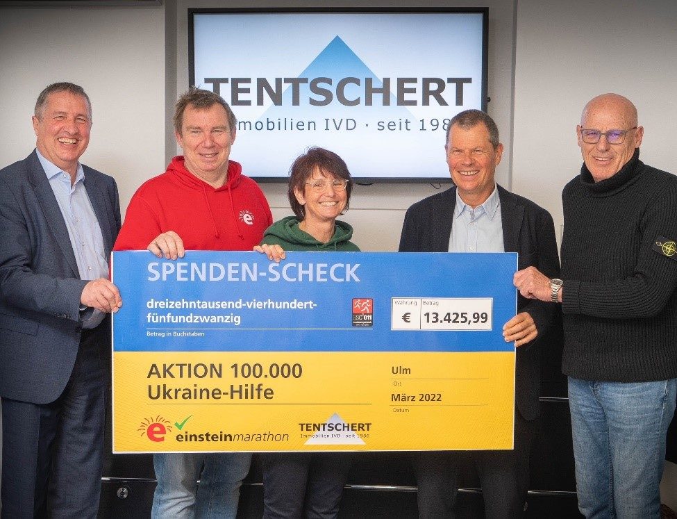 Unternehmen-Aktuell-Scheckübergabe-Einstein-Tentschert-Immobilien-Ulm