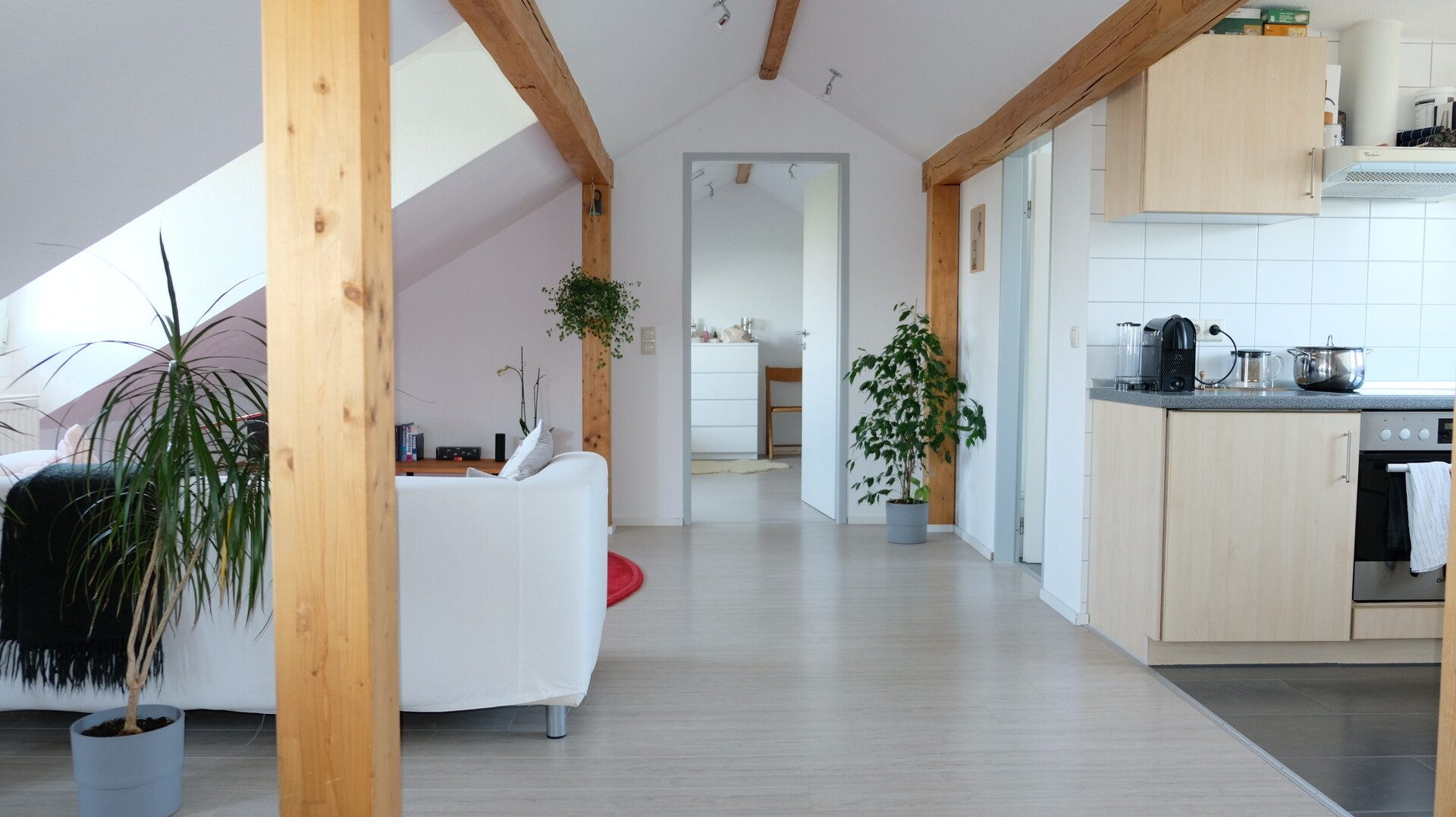 Blick Wohnbereich Immobilienangebot - Ulm - Alle - Single-Wohlfühlwohnung