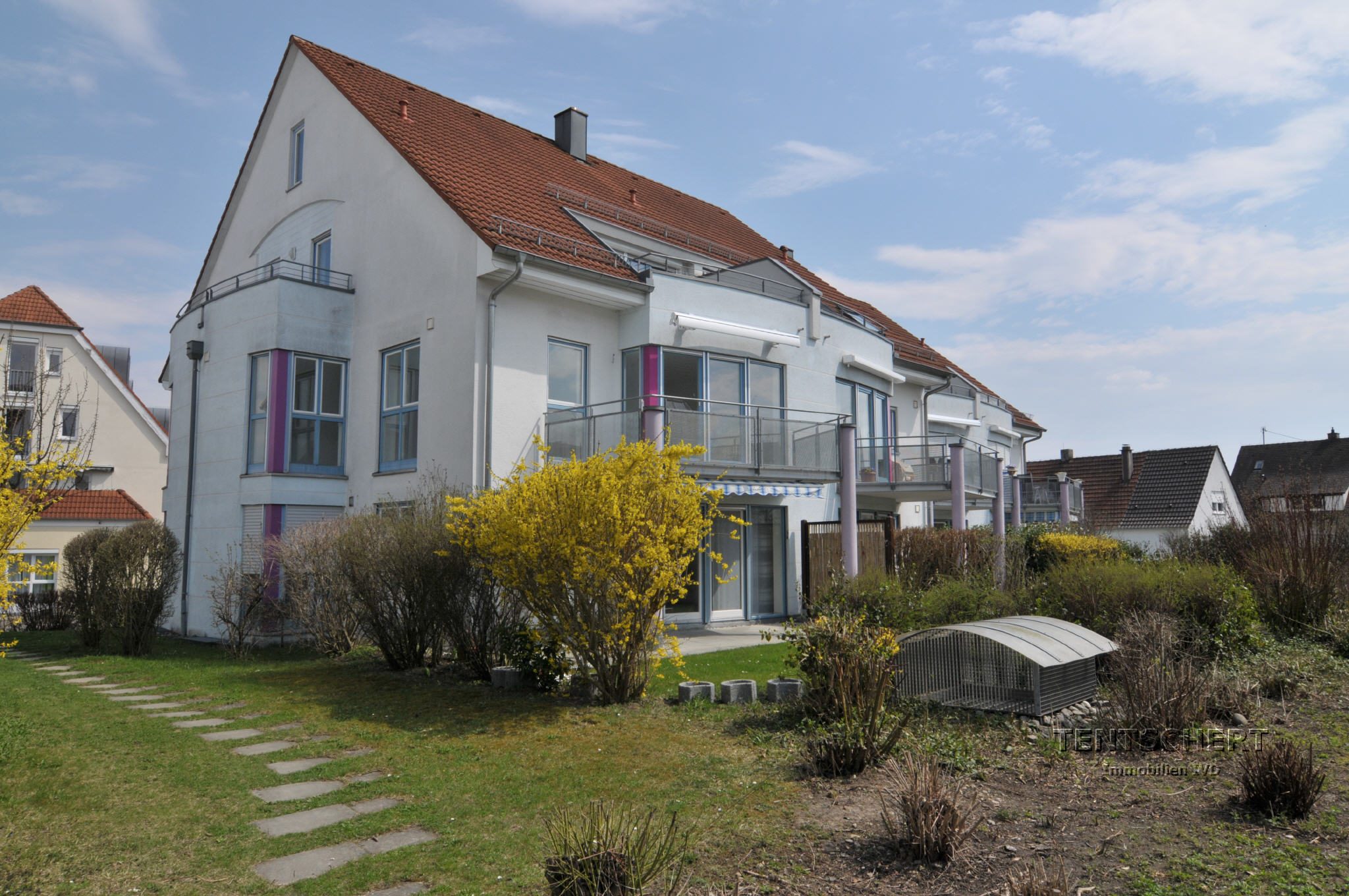 Tentschert Immobilien GmbH & Co. KG - Immobilienangebot - 89171 Illerkirchberg - Illerkirchberg - Wohnungen - Helle Dachgeschoss-Wohnung mit Dachterrasse und Balkon