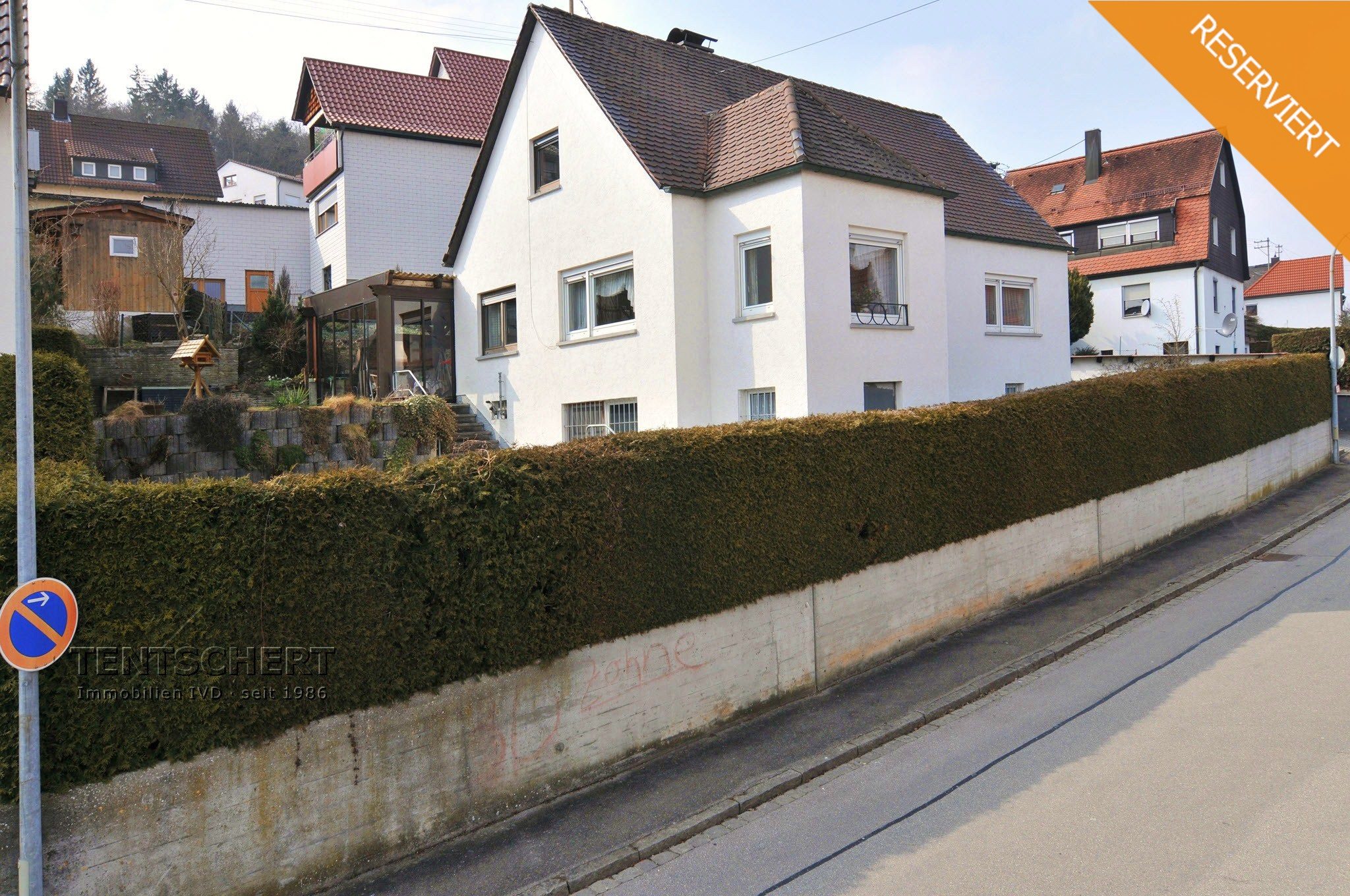 Tentschert Immobilien GmbH & Co. KG - Immobilienangebot - 89134 Blaustein - Blaustein - Einfamilienhaus - Alleinstehendes Einfamilienhaus sucht neue Besitzer!