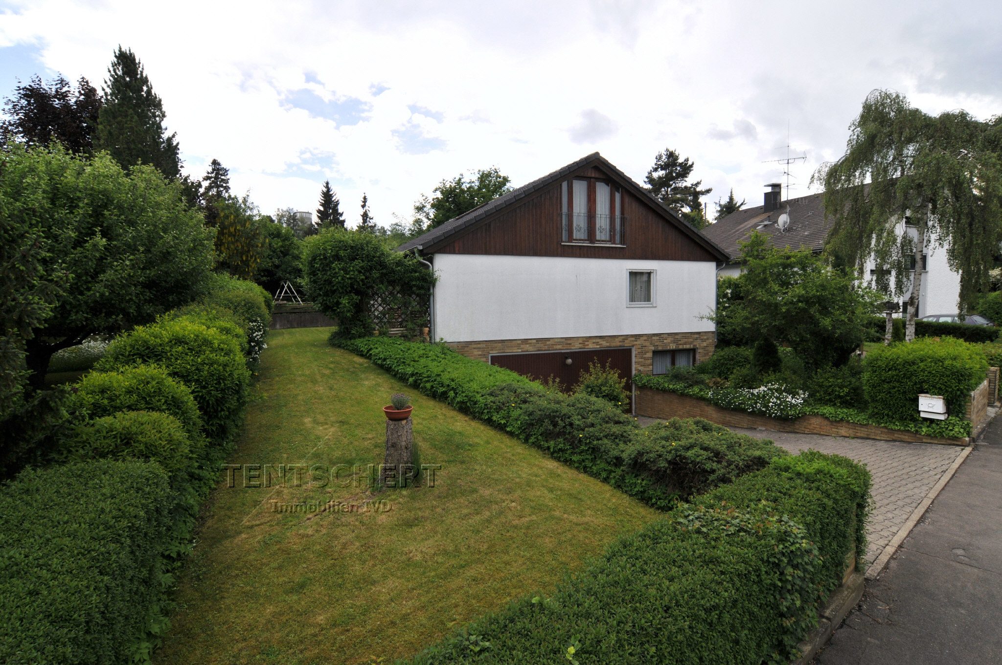 Tentschert Immobilien GmbH & Co. KG - Immobilienangebot - 89134 Blaustein - Blaustein - Einfamilienhaus - Großzügiges Einfamilienhaus in ruhiger, sonniger Lage