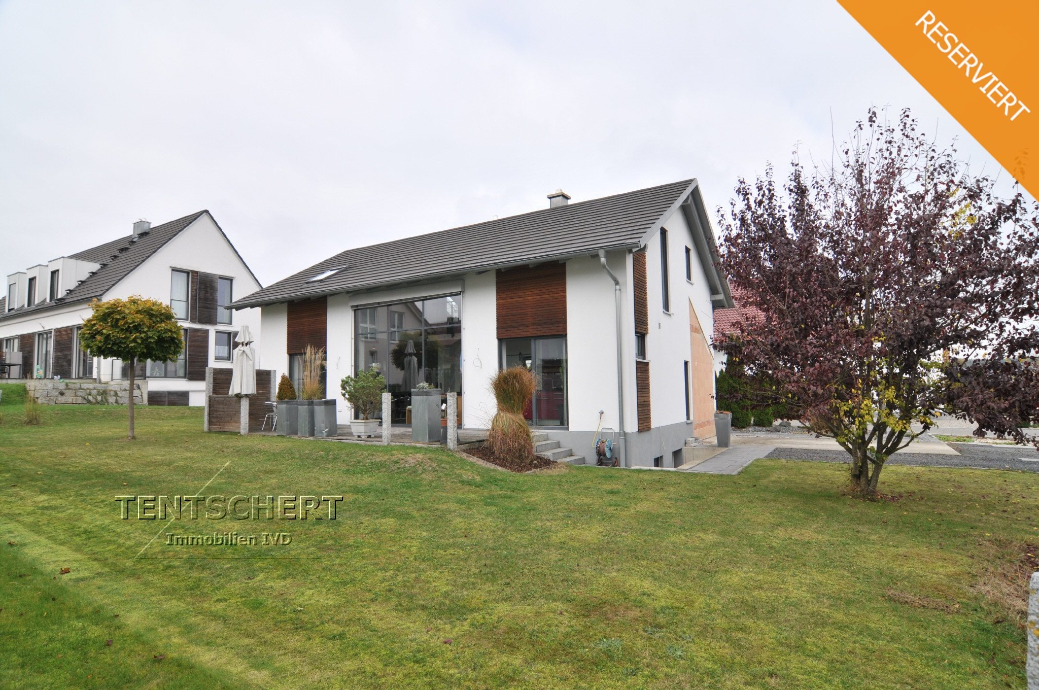 Tentschert Immobilien GmbH & Co. KG - Immobilienangebot - 89195 Staig - Staig - Einfamilienhaus - Ein noch junges und modernes Wohnhaus sucht neue Bewohner