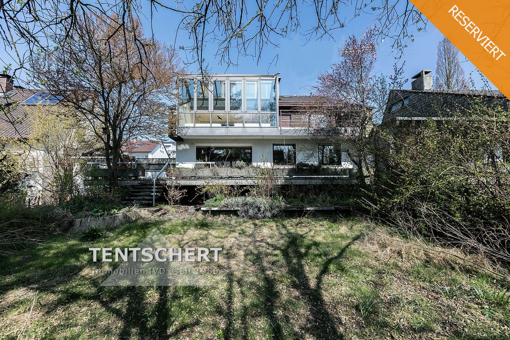 Tentschert Immobilien GmbH & Co. KG - Immobilienangebot - 89081 Ulm - Grimmelfingen - Zweifamilienhaus - Zweifamilienhaus mit tollem Garten in Ulm-Grimmelfingen