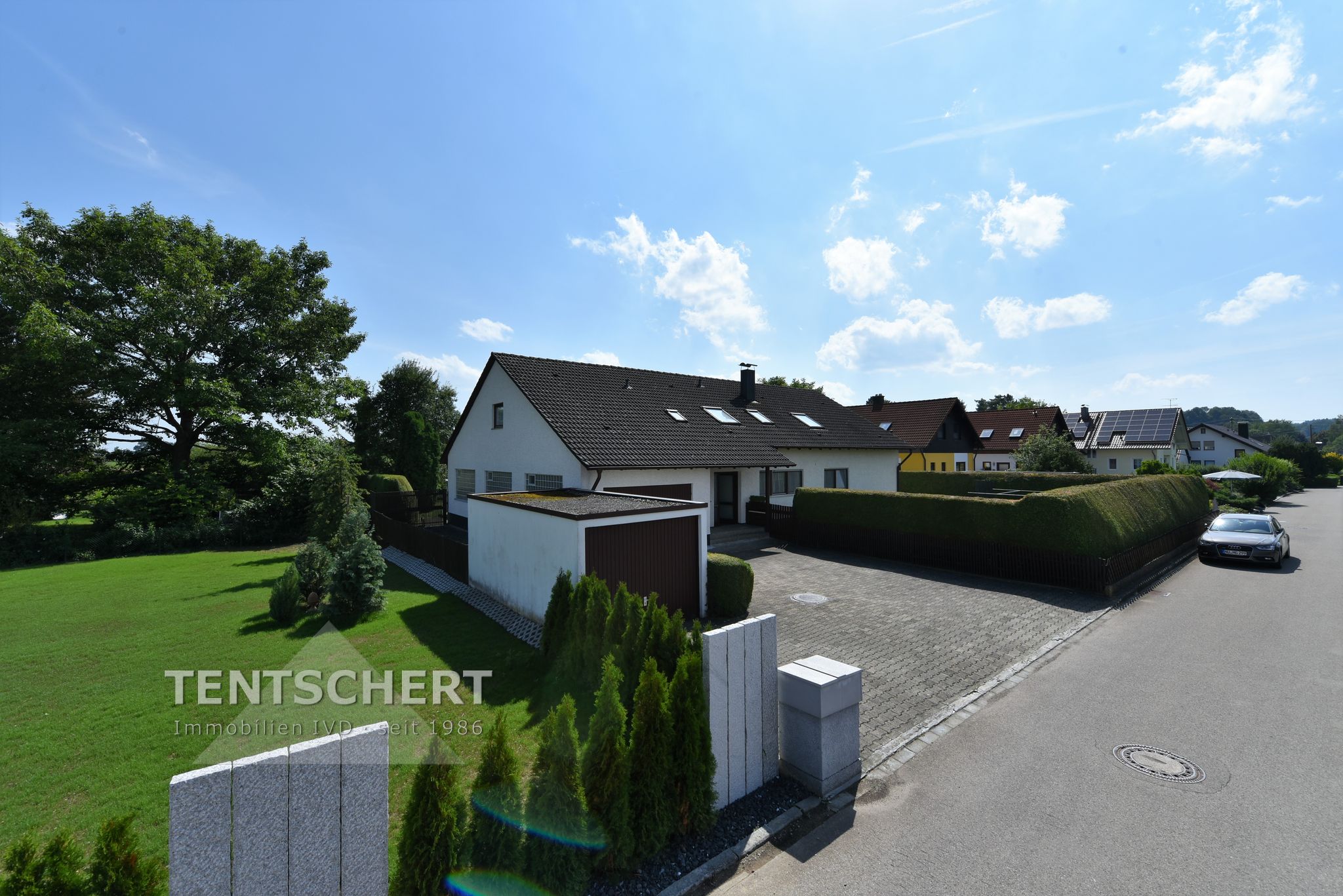 Tentschert Immobilien GmbH & Co. KG - Immobilienangebot - 88481 Balzheim - Balzheim - Zweifamilienhaus - Zweifamilienhaus mit Traumgrundstück ++PROVISIONSFREI++