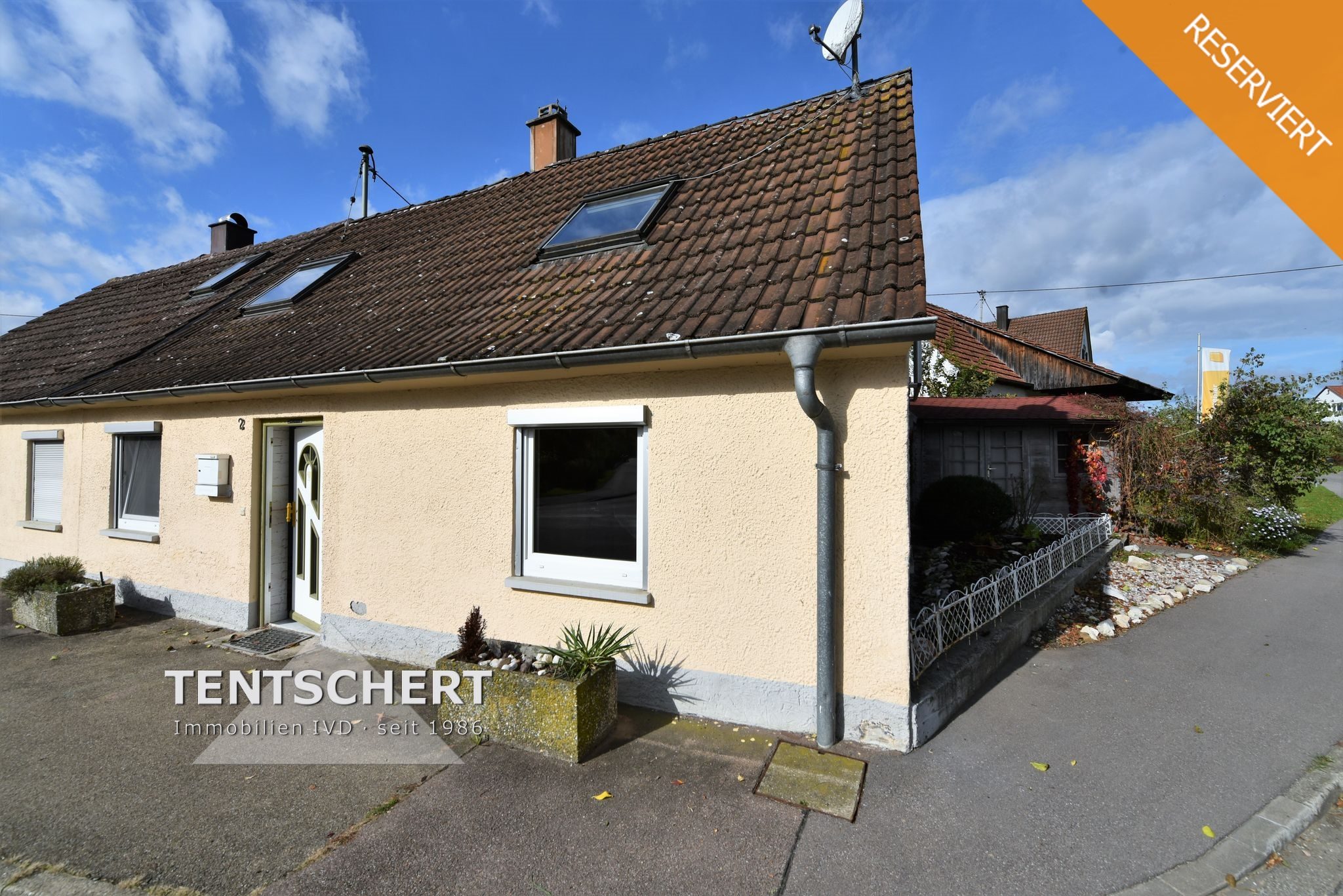 Tentschert Immobilien GmbH & Co. KG - Immobilienangebot - 89233 Neu-Ulm - Steinheim - Doppelhaushälfte - Kleines Häuschen sucht neue Eigentümer!