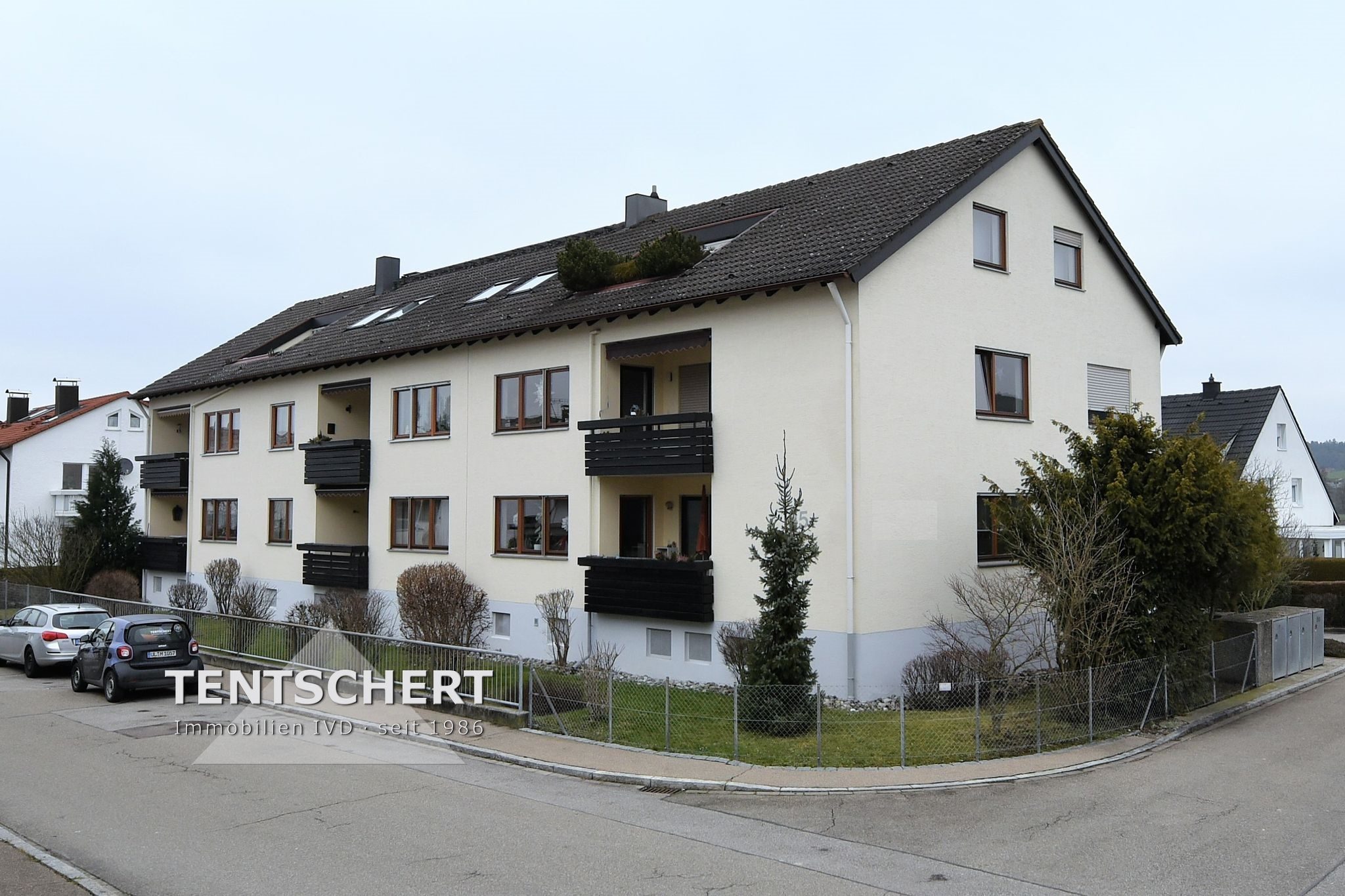 Tentschert Immobilien GmbH & Co. KG - Immobilienangebot - 89233 Neu-Ulm, Gerlenhofen - Gerlenhofen - Wohnungen - Lichtdurchflutete 3,5-Zimmer-Wohnung mit uneinsehbarer Loggia