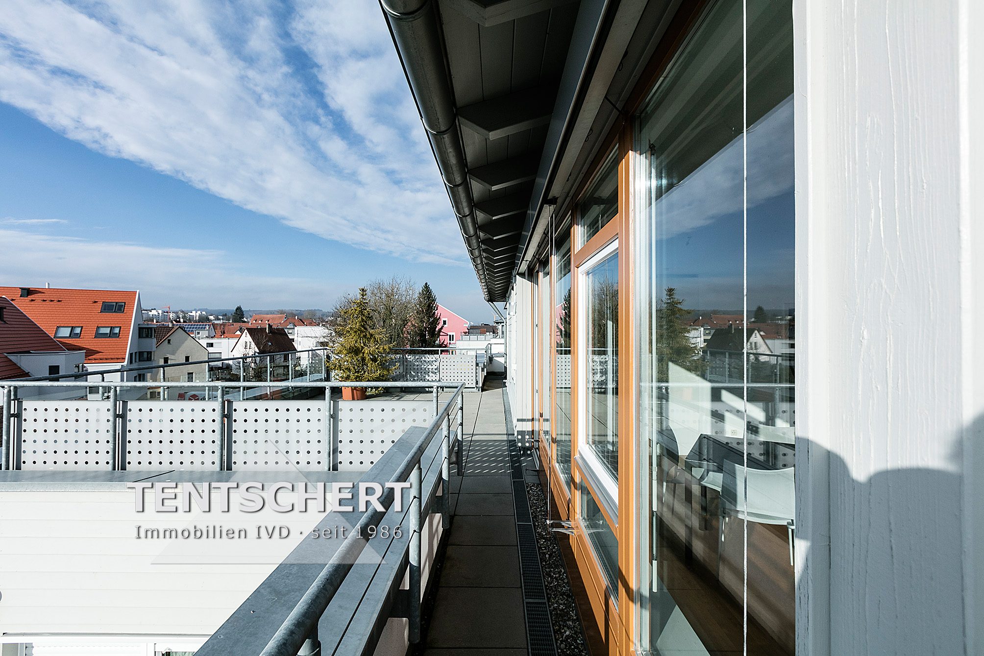 Tentschert Immobilien GmbH & Co. KG - Immobilienangebot - 89077 Ulm - Söflingen - Wohnungen - 3-Zimmer-Wohnung mit Dachterrasse und zwei TG-Stellplätzen in Ulm-Söflingen
