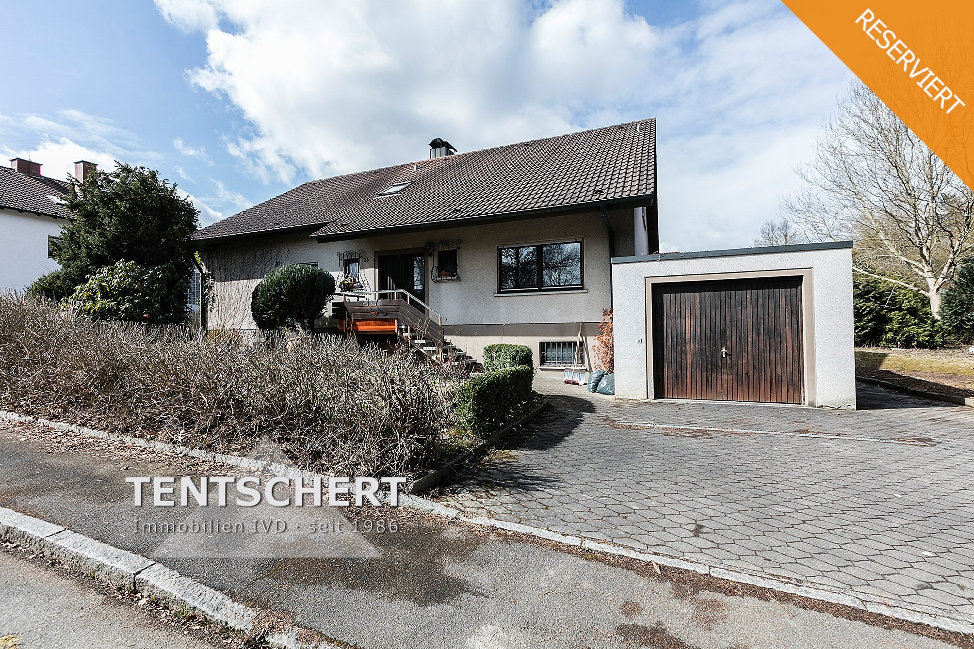 Tentschert Immobilien GmbH & Co. KG - Immobilienangebot - 89081 Ulm - Jungingen - Einfamilienhaus - Traumgrundstück **Einfamilienhaus im Dornröschenschlaf**