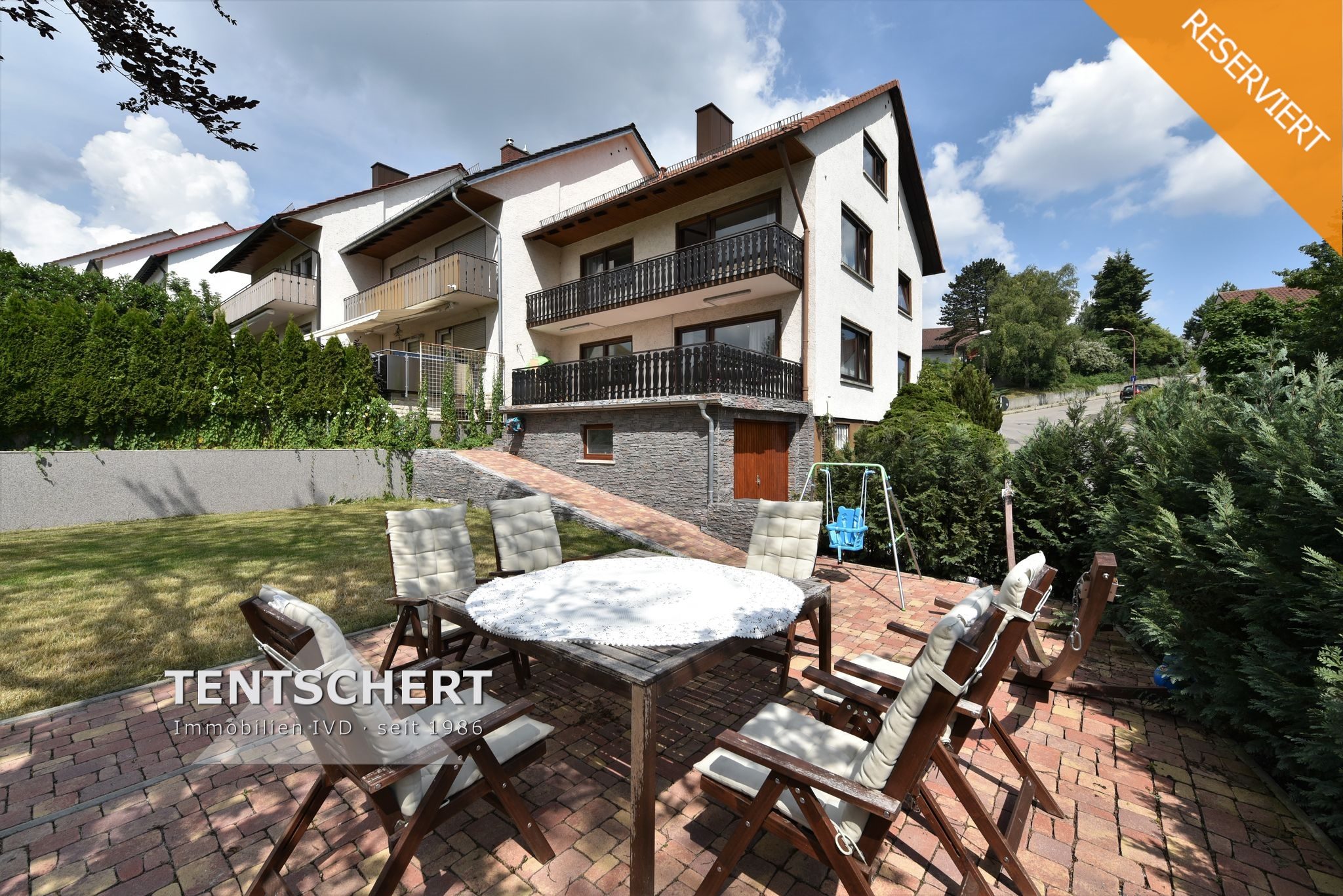 Tentschert Immobilien GmbH & Co. KG - Immobilienangebot - 89134 Blaustein - Blaustein - Reihenhaus - Großzügiges, modernisiertes, Reiheneckhaus in Blaustein
