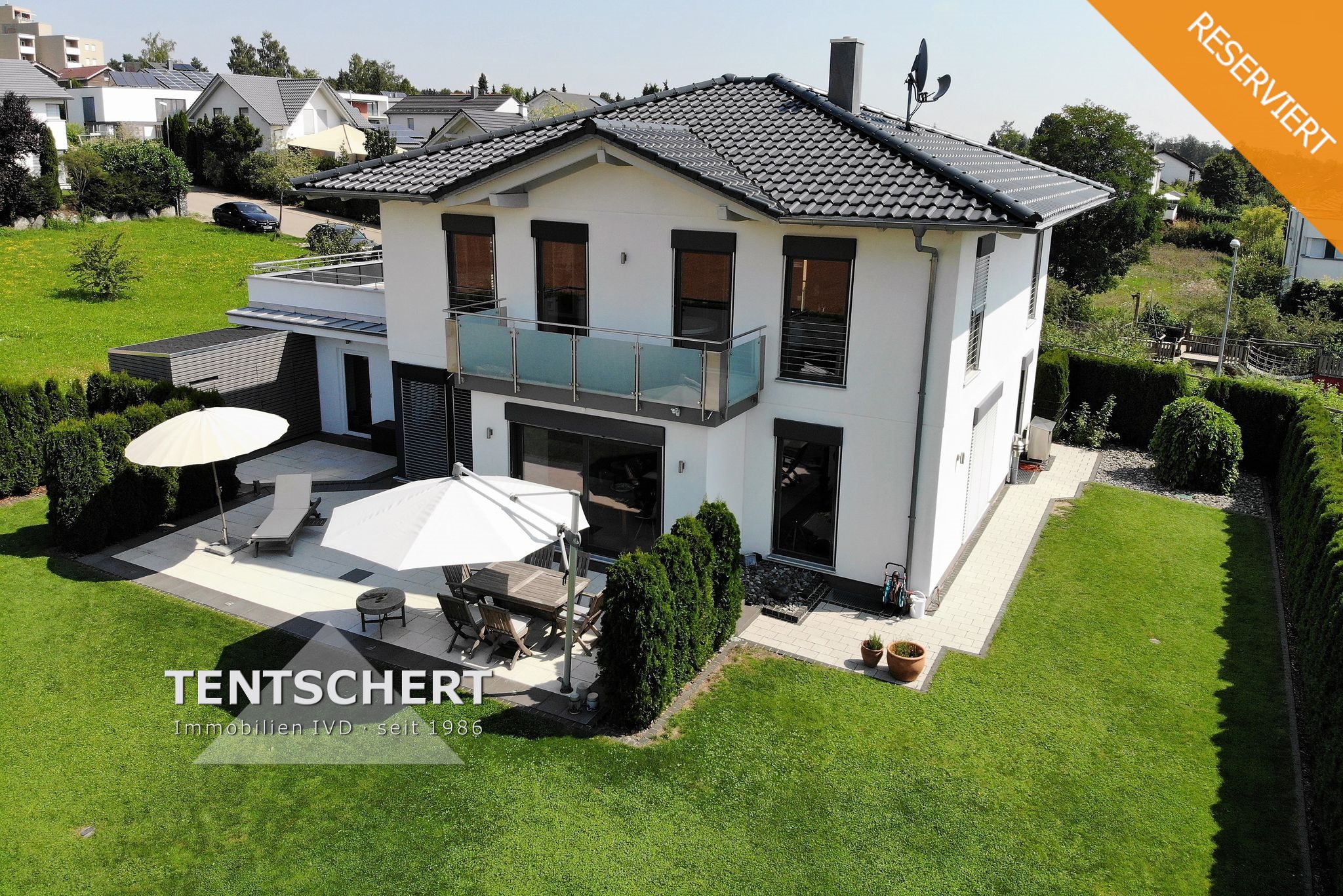 Tentschert Immobilien GmbH & Co. KG - Immobilienangebot - 89134 Blaustein - Blaustein - Einfamilienhaus - Traumhaus mit Aussicht - neuwertig, gradlinig und modern!