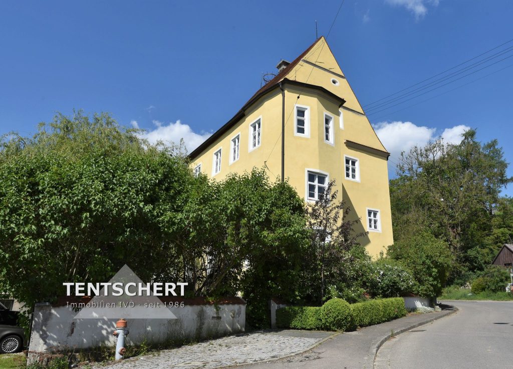 Tentschert Immobilien GmbH & Co. KG - Immobilienangebot - 89264 Weißenhorn - Weißenhorn - Häuser - Historie Pur - Jagdschloss - mit viel Platz und Ausbaupotenzial