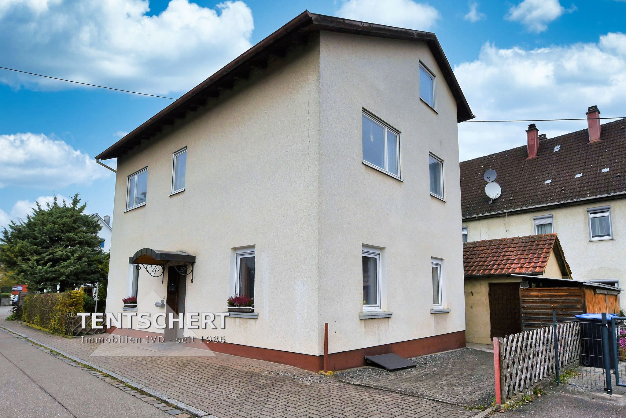 Tentschert Immobilien GmbH & Co. KG - Immobilienangebot - 89601 Schelklingen - Schelklingen - Einfamilienhaus - Einfamilienhaus mit Platz und viel Potenzial - im Stadtzentrum