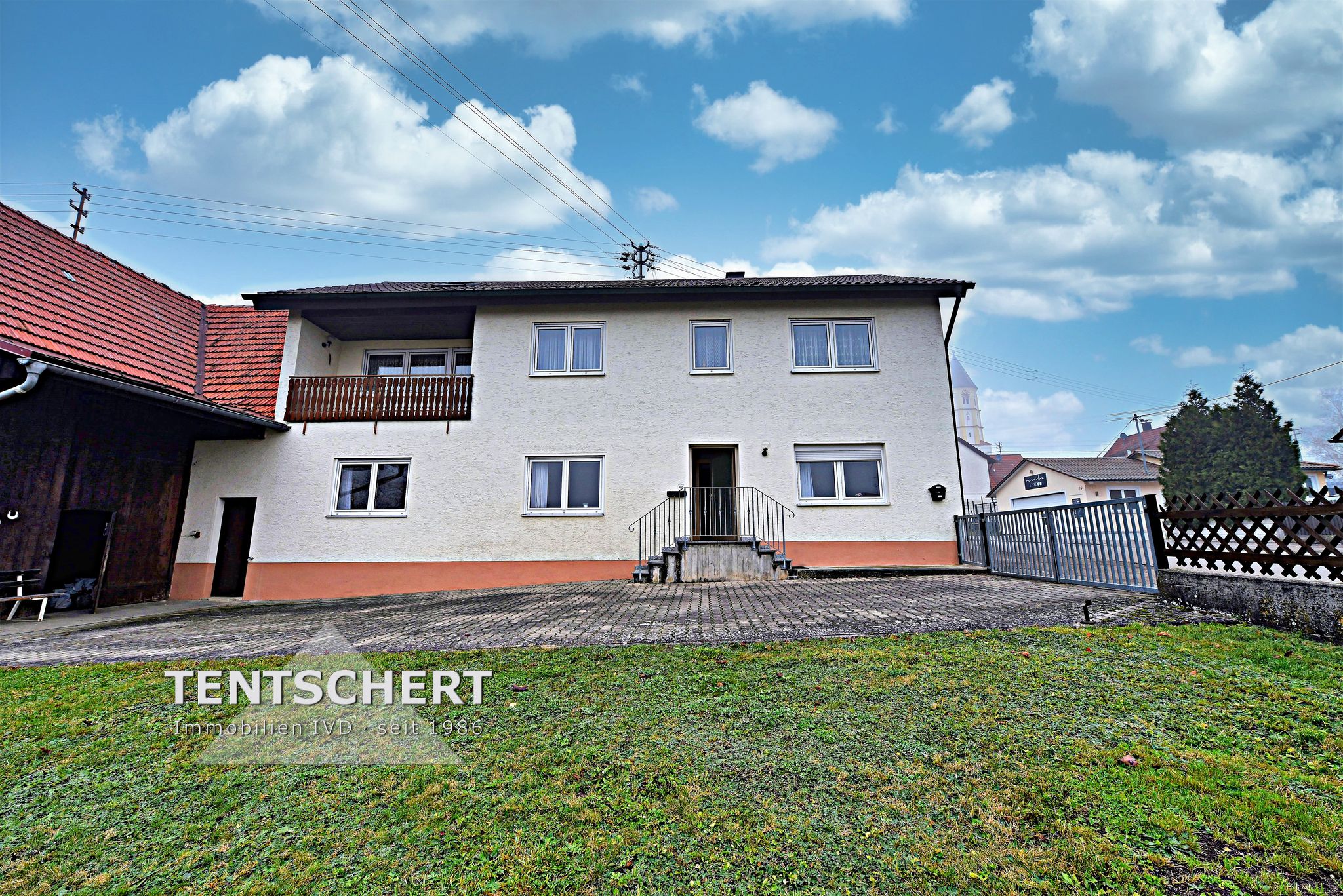 Tentschert Immobilien GmbH & Co. KG - Immobilienangebot - 89168 Niederstotzingen - Niederstotzingen - Bauernhaus - Viel Platz für Ihre Familie - Bauernhaus mit Scheune in Oberstotzingen -