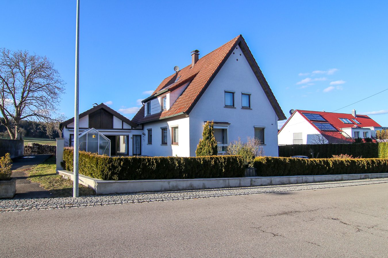 Tentschert Immobilien GmbH & Co. KG - Immobilienangebot - 89081 Ulm - Harthausen - Zweifamilienhaus - Renovierungsbedürftiges EFH bzw. ZFH in idyllischer Lage