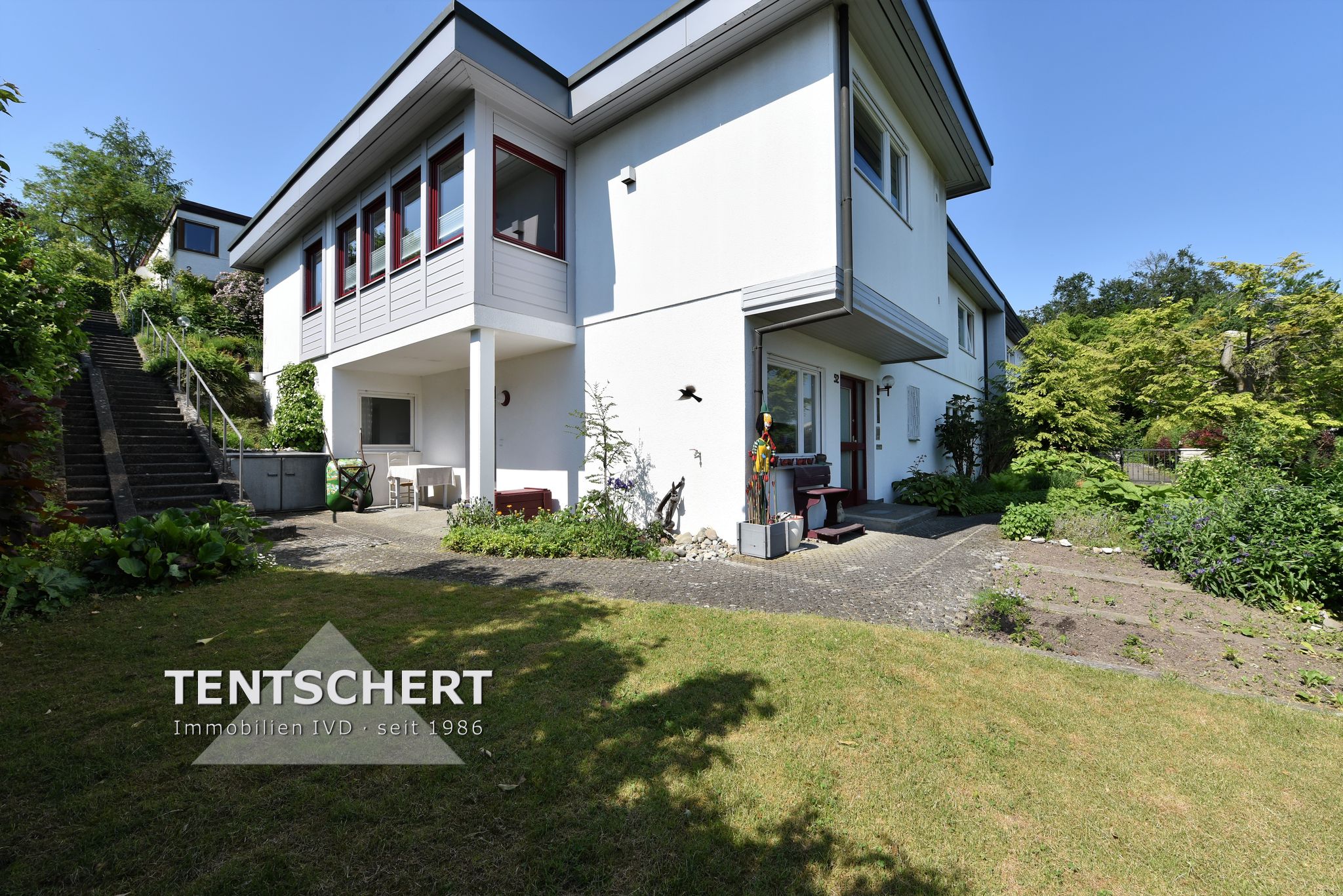 Tentschert Immobilien GmbH & Co. KG - Immobilienangebot - 89134 Blaustein - Blaustein - Häuser - Großzügiges Kettenhaus mit toller Aussicht - PROVISIONSFREI