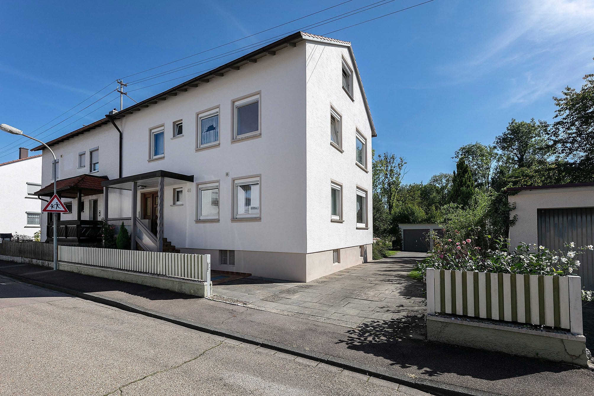 Tentschert Immobilien GmbH & Co. KG - Immobilienangebot - 89165 Dietenheim - Dietenheim - Zweifamilienhaus - - Unbegrenzte Möglichkeiten unter einem Dach - ZFH mit viel Grün in Dietenheim