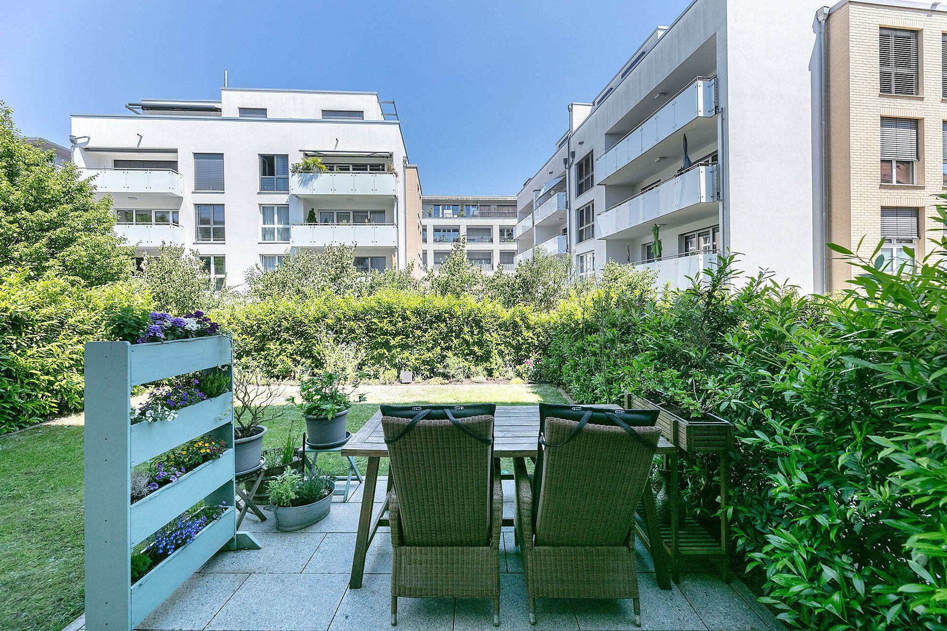 Titelbild Immobilienangebot - Ulm-Weststadt - Alle - Urbaner Wohntraum - moderne Stadtwohnung mit Garten