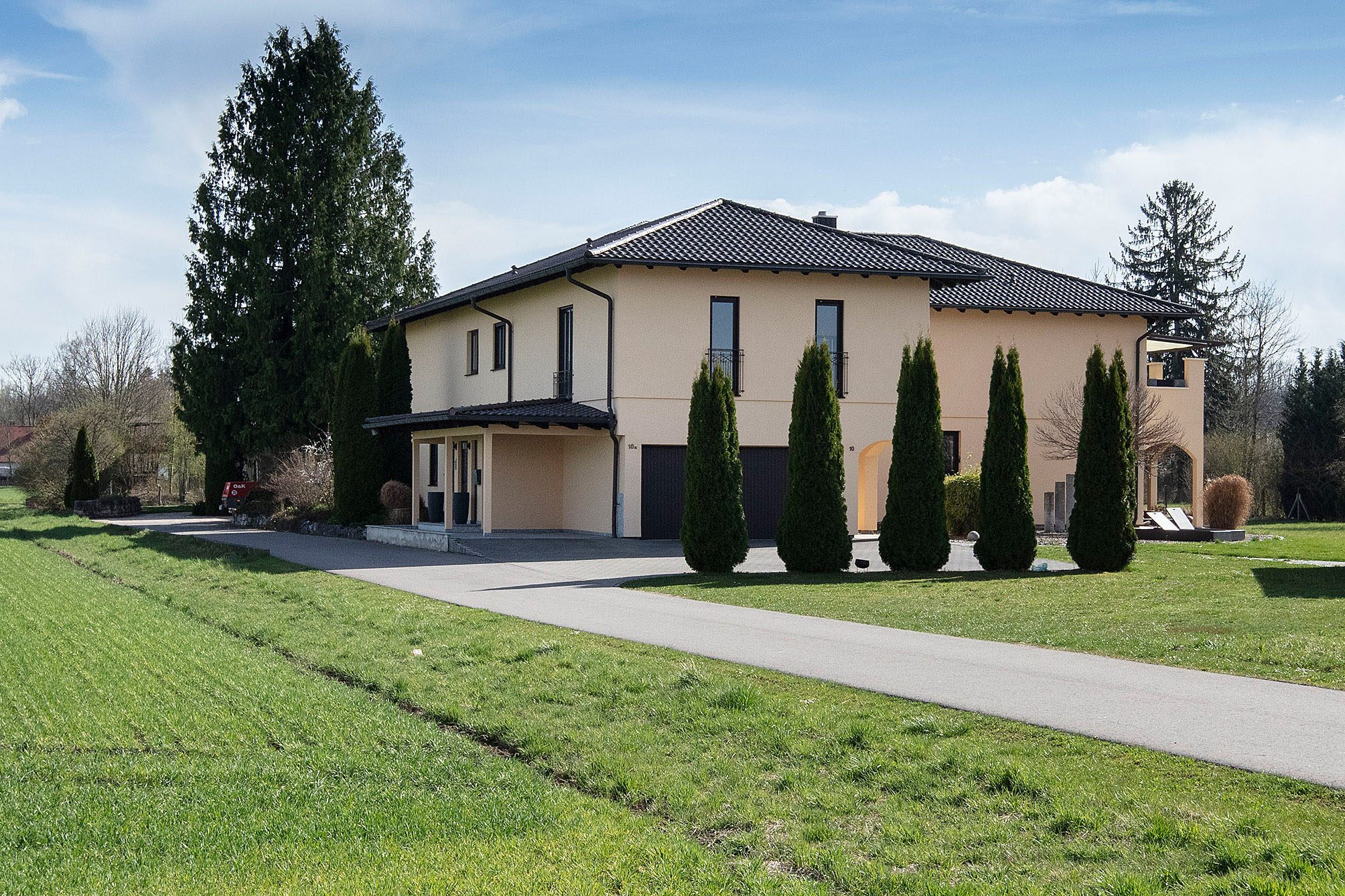 Tentschert Immobilien GmbH & Co. KG - Immobilienangebot - 89269 Vöhringen - Vöhringen - Wohnungen - * Urlaub zu Hause * Lichtdurchflutete 4,5-Zimmer-Wohnung (OG) im Toskana-Stil