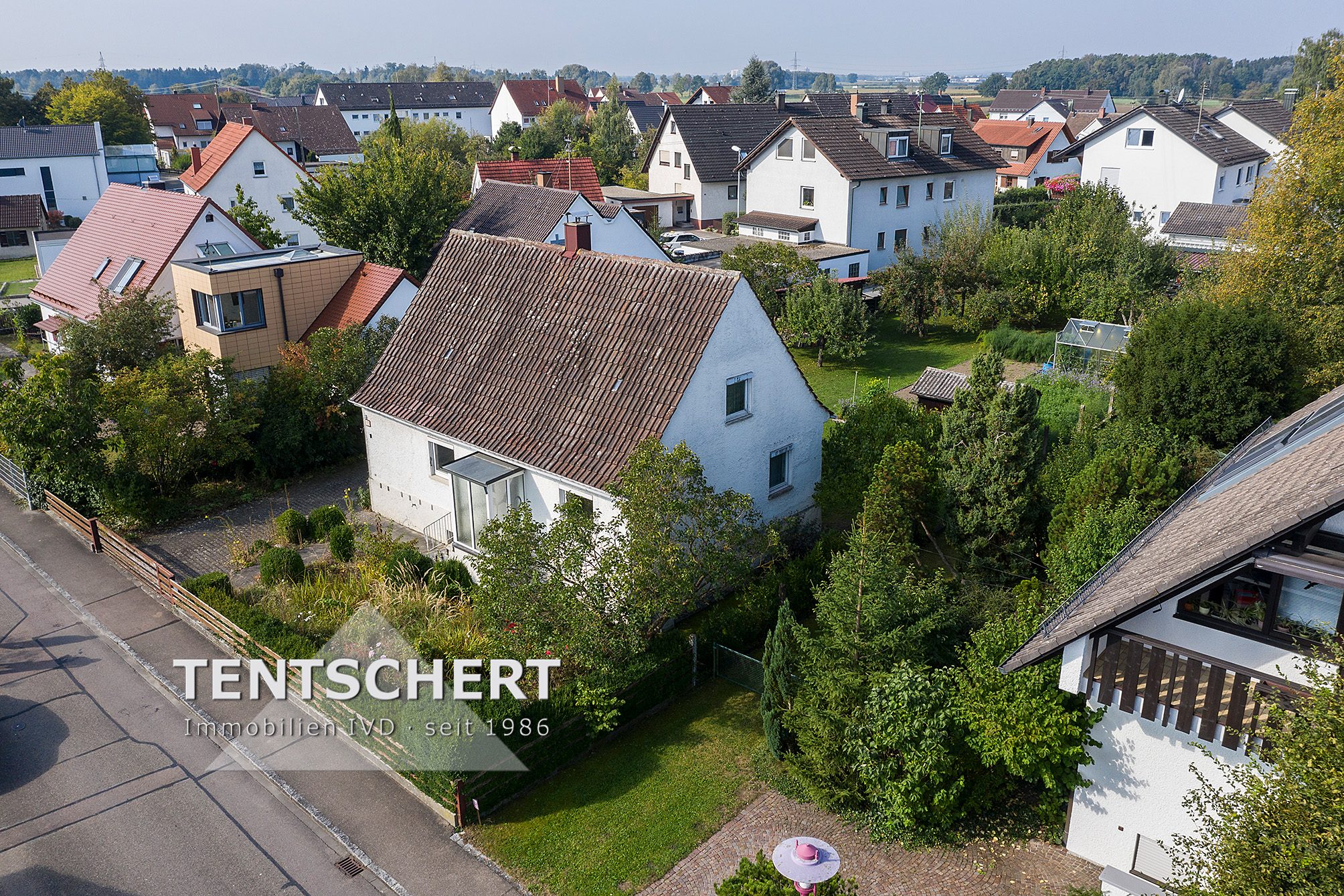 Tentschert Immobilien GmbH & Co. KG - Immobilienangebot - 89233 Neu-Ulm - Finningen - Einfamilienhaus - Handwerker aufgepasst: EFH mit großem Grundstück