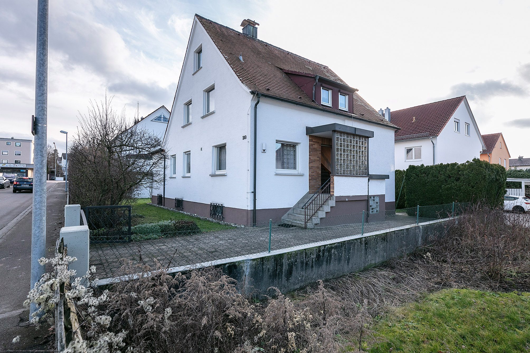 Tentschert Immobilien GmbH & Co. KG - Immobilienangebot - 89233 Neu-Ulm - Pfuhl - Einfamilienhaus - Freistehendes, gepflegtes EFH im Zentrum von Pfuhl