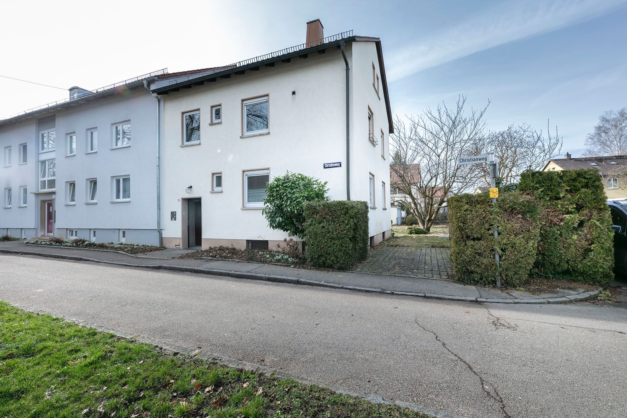 Tentschert Immobilien GmbH & Co. KG - Immobilienangebot - 89079 Ulm - Wiblingen - Reiheneckhaus - - PROVISIONSFREI - Renovierungsbedürftiges Reiheneckhaus mit vielseitigem Nutzungskonzept