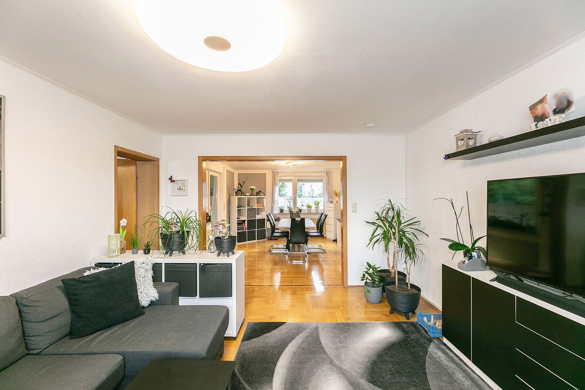 Immobilienangebot - Blaustein - Alle - Solides Zweifamilienhaus mit kleiner Einliegerwohnung – Gut vermietet und massiv gebaut!