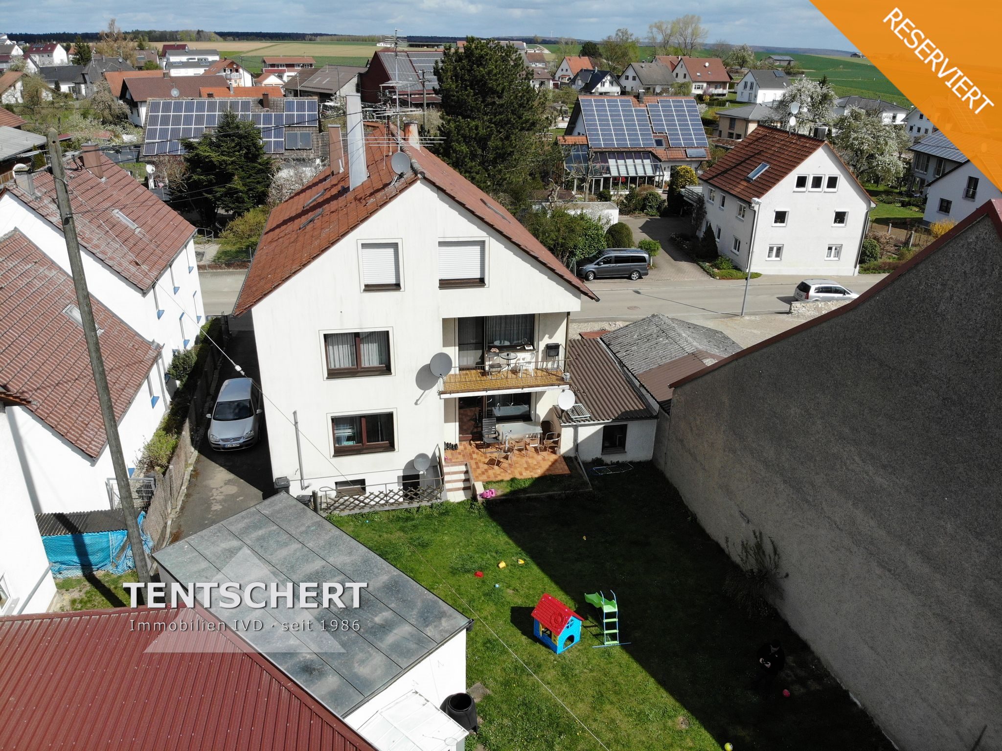 001KurzAussenansicht Tentschert Immobilien GmbH & Co. KG - Immobilienangebot - 89160 Dornstadt - Dornstadt - Mehrfamilienhaus - Gepflegtes 3-Fam.-Haus in Tomerdingen -- Provisionsfrei