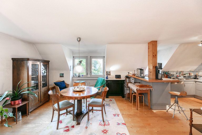 Immobilienangebot - Blaubeuren - Alle - Viel Charme und Gemütlichkeit -
Großzügige Maisonette in Zentrumslage