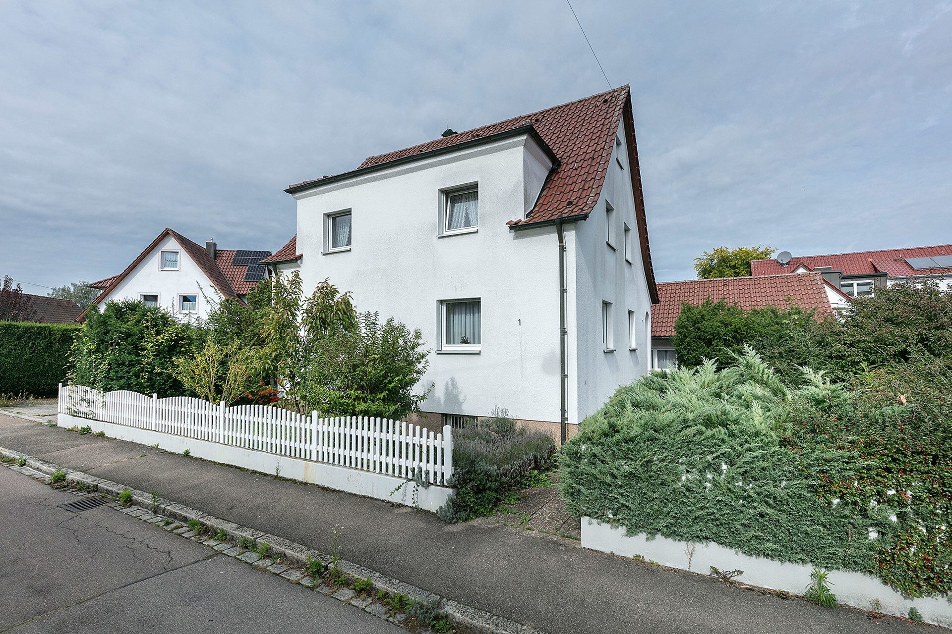 Immobilienangebot - Ulm - Alle - - Gestaltungsfreiheit - EFH + Nebengebäude in Wiblingen