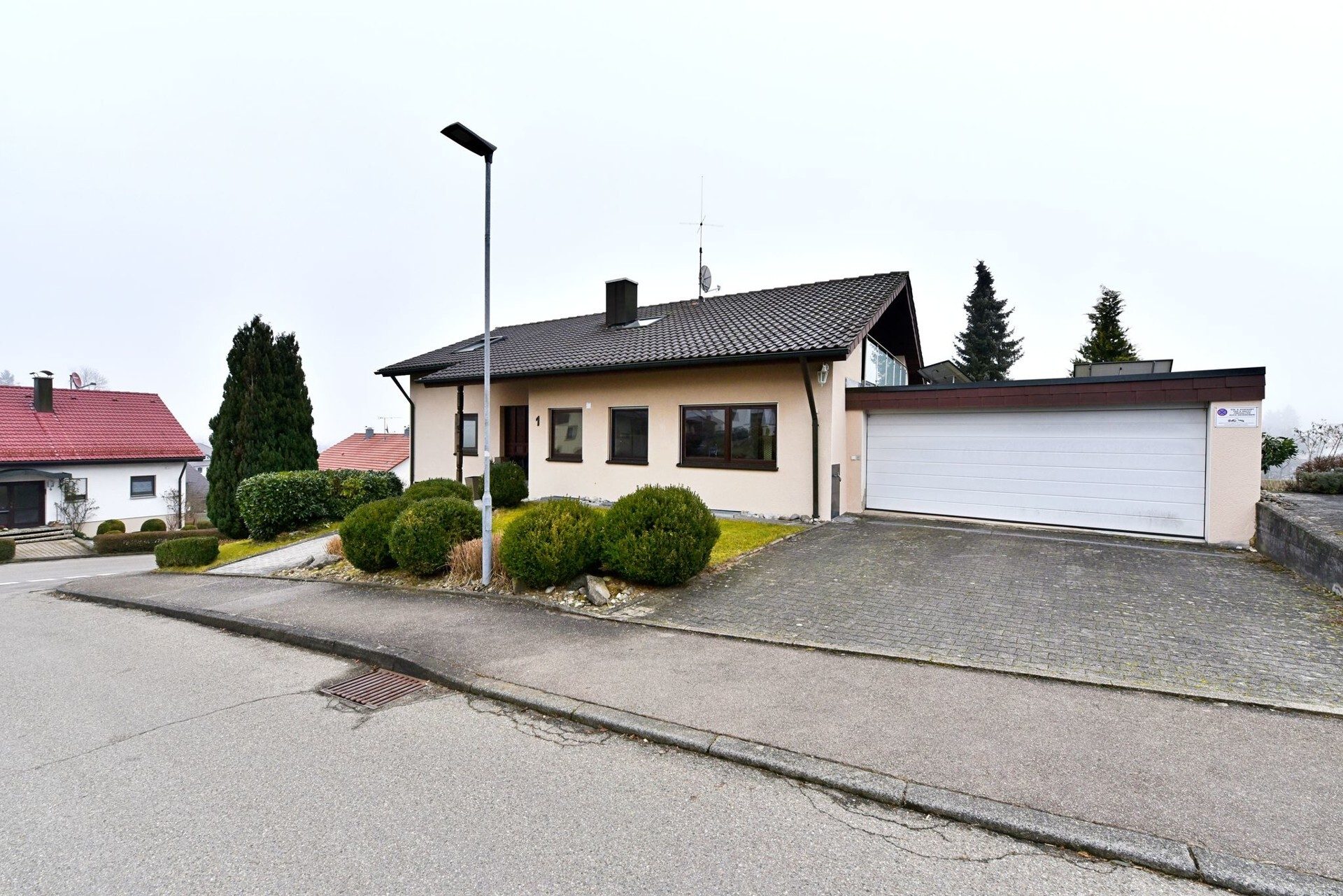 Immobilienangebot - Schemmerhofen - Alle - Einziehen und Wohlfühlen - EFH mit ELW in Schemmerhofen