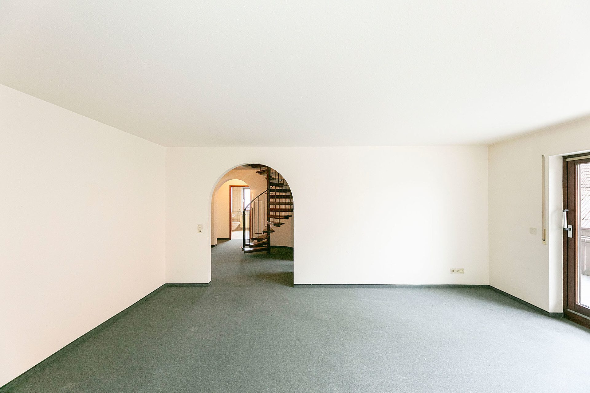 Immobilienangebot - Neu-Ulm / Pfuhl - Alle - Schicke Maisonette-Wohnung im Ortszentrum
