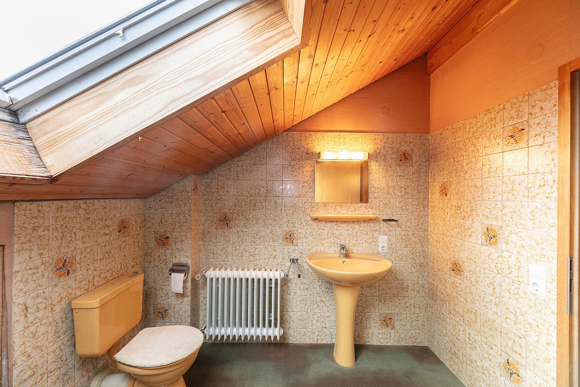 Immobilienangebot - Laichingen - Alle - Einfamilienhaus mit Einliegerbereich oder Praxis/Büro