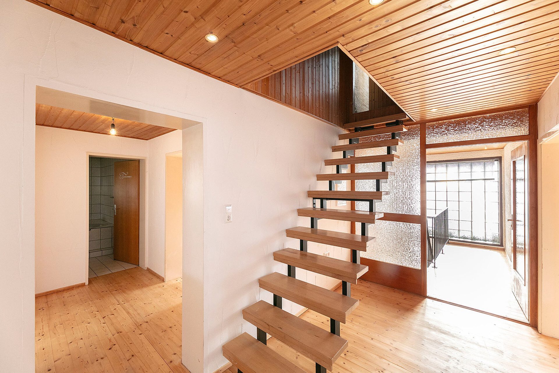 Immobilienangebot - Roggenburg - Alle - Reizendes Bauernhaus mit Scheune, Hof und zwei separaten Wohneinheiten
