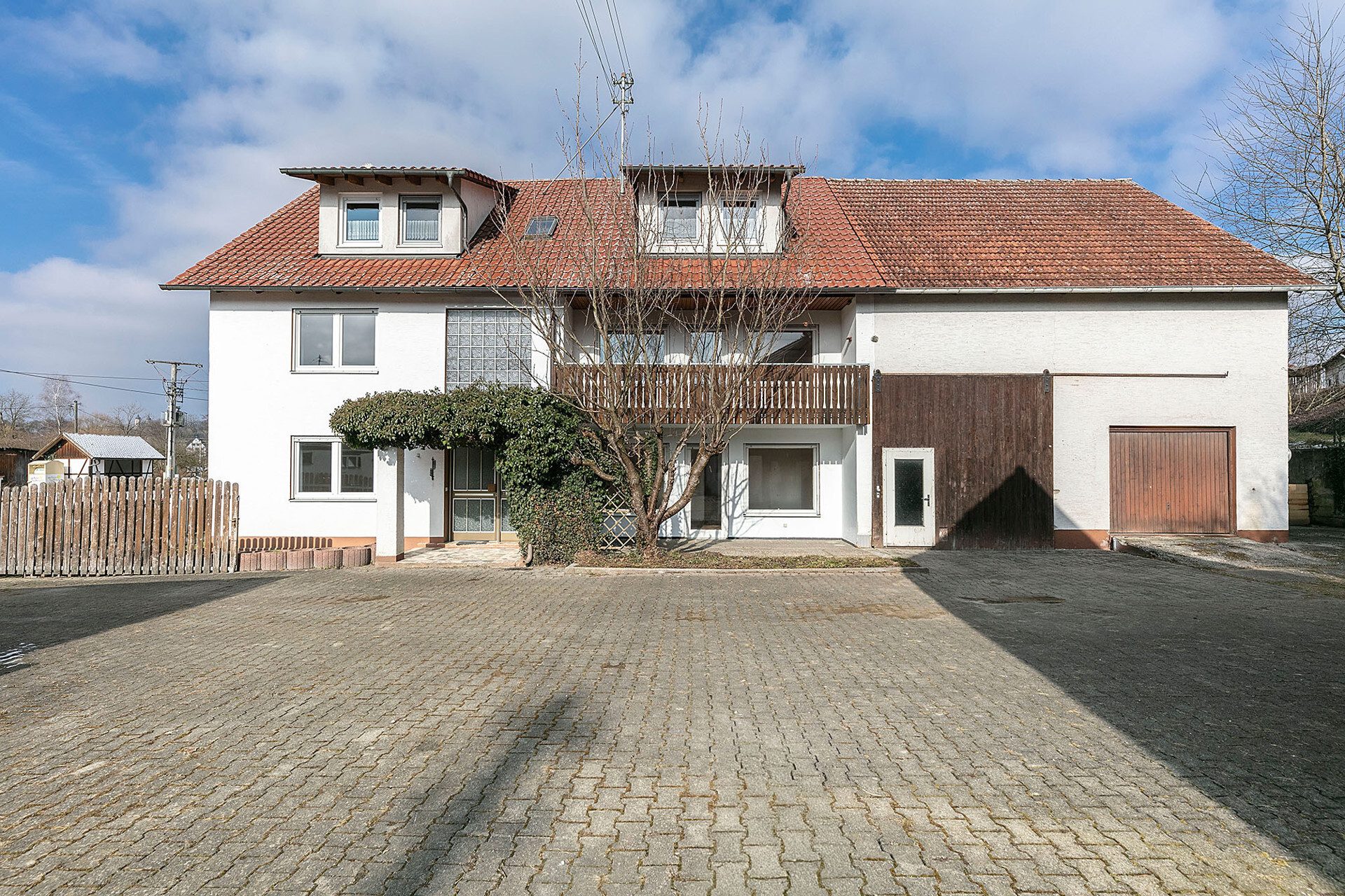 Immobilienangebot - Roggenburg - Alle - Reizendes Bauernhaus mit Scheune, Hof und zwei separaten Wohneinheiten