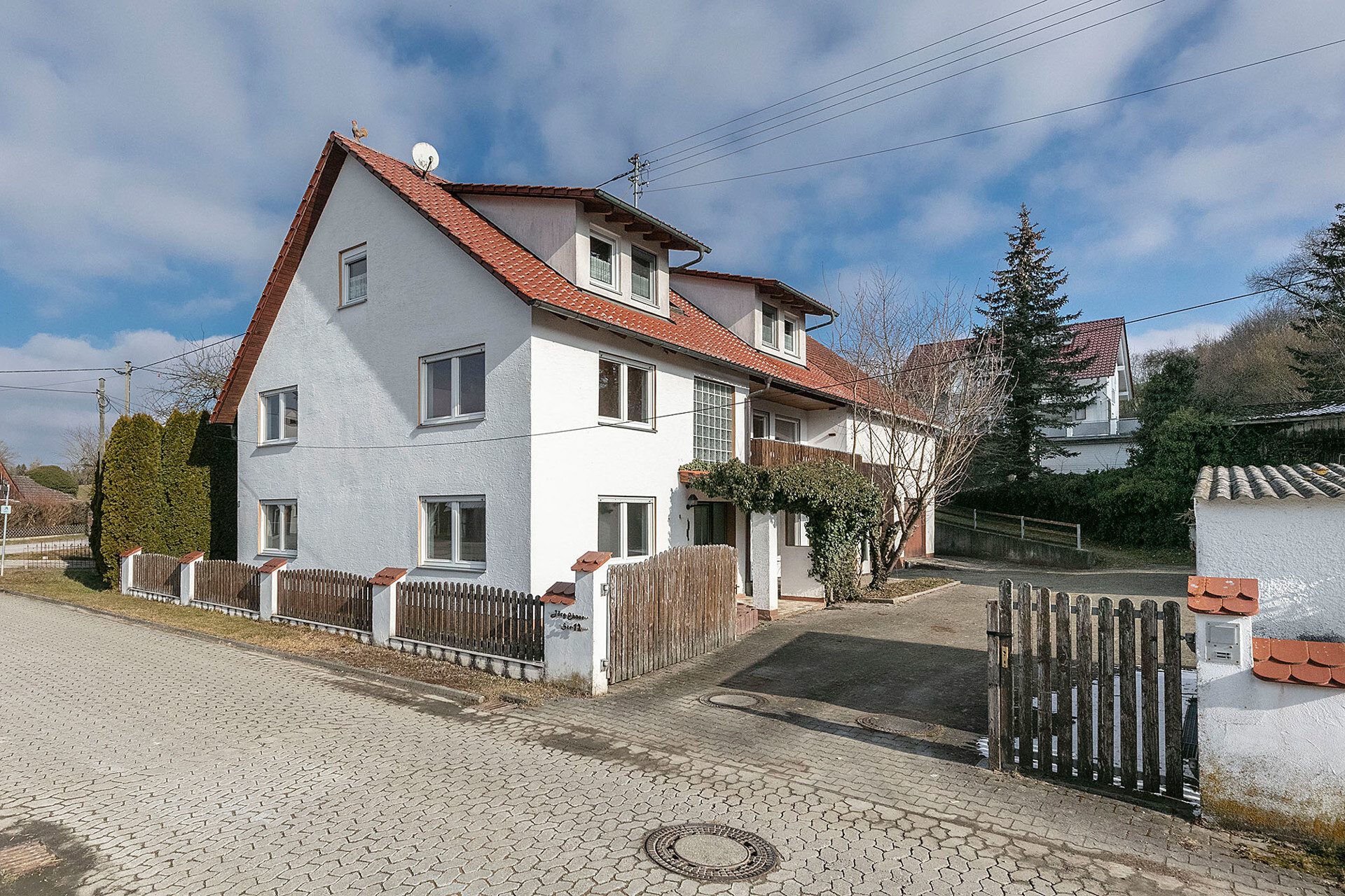 Immobilienangebot - Roggenburg - Alle - Reizendes Bauernhaus mit Scheune, Hof und zwei separaten Wohneinheiten