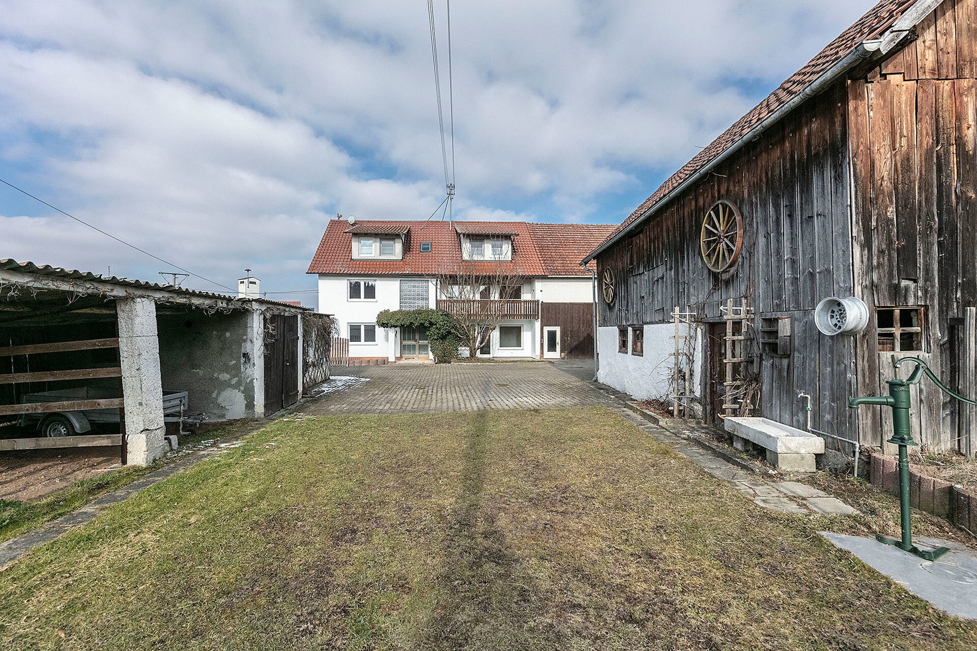 Immobilienangebot - Roggenburg - Alle - Reizendes Bauernhaus mit Scheune, Hof und zwei separaten Wohneinheiten