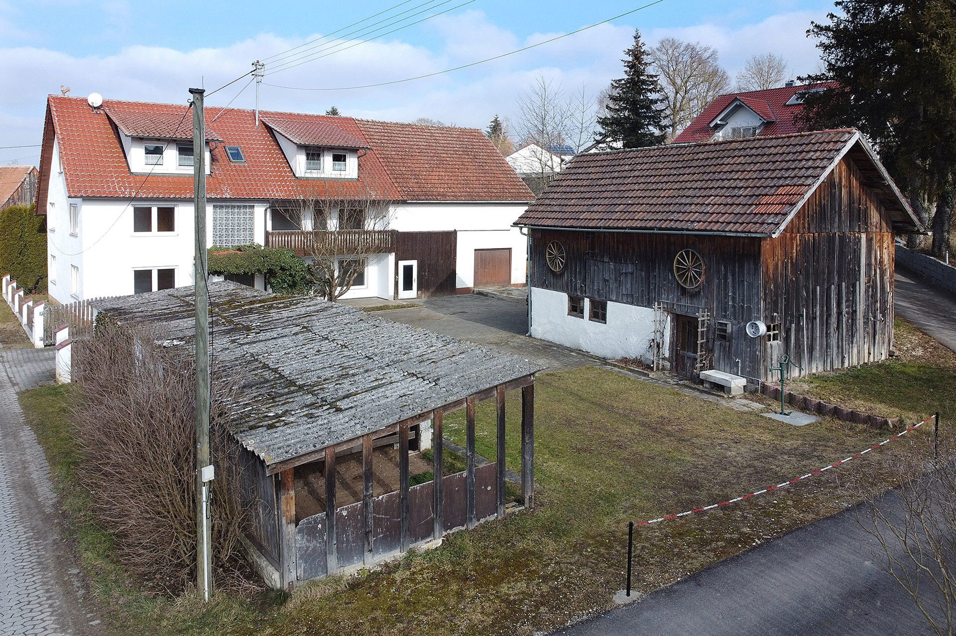 Immobilienangebot - Roggenburg - Alle - Reizendes Bauernhaus mit Scheune, Hof und zwei separaten Wohneinheiten