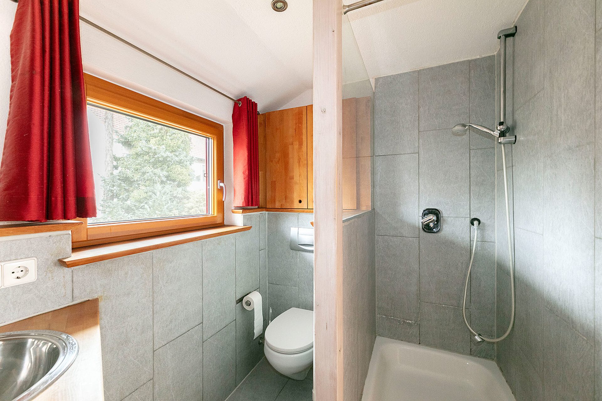 Immobilienangebot - Neu-Ulm - Alle - Reizendes Einfamilienhaus mit Garten, 
tollem Nebengebäude und Werkstatt