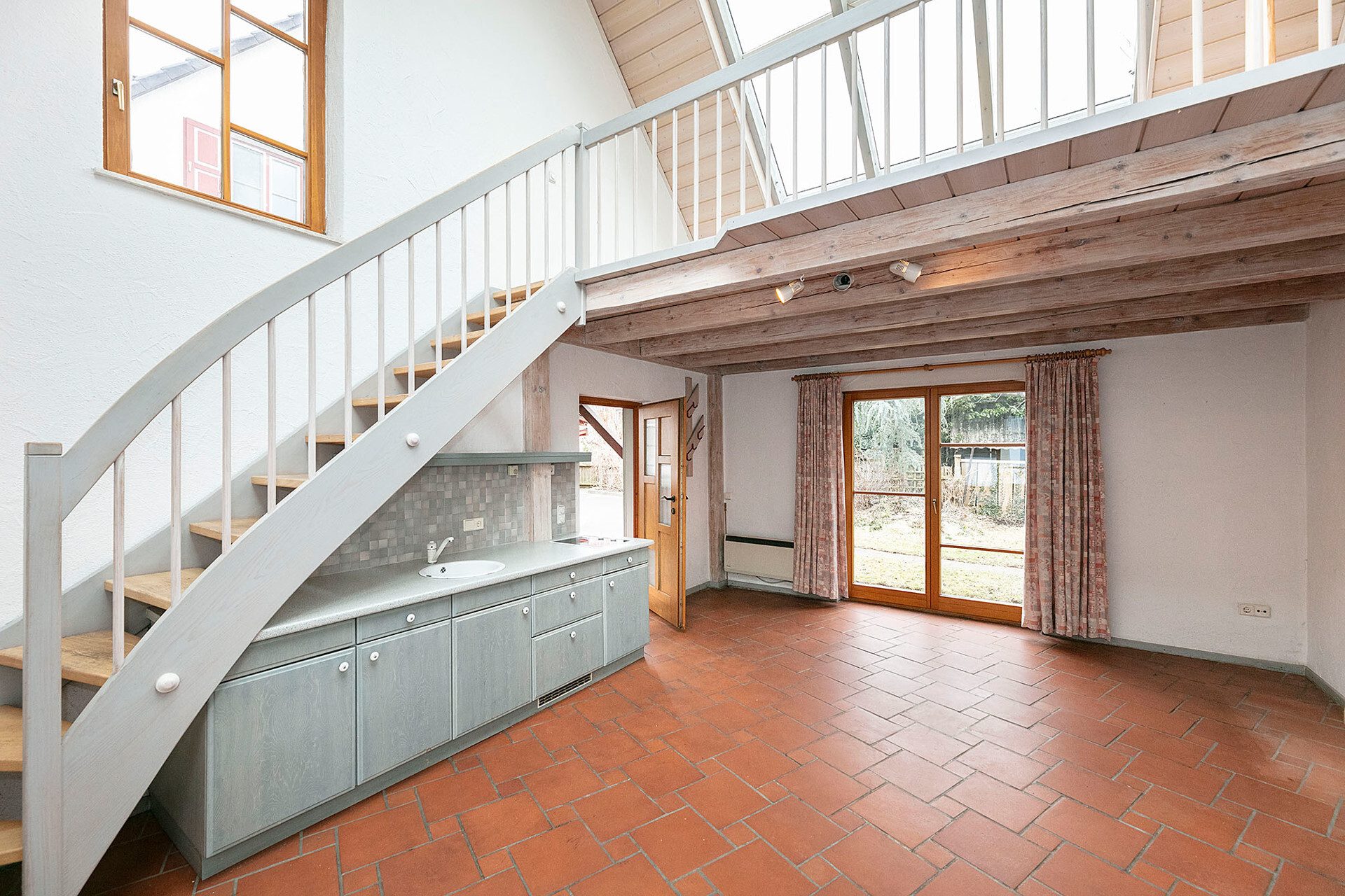 Immobilienangebot - Neu-Ulm - Alle - Reizendes Einfamilienhaus mit Garten, 
tollem Nebengebäude und Werkstatt