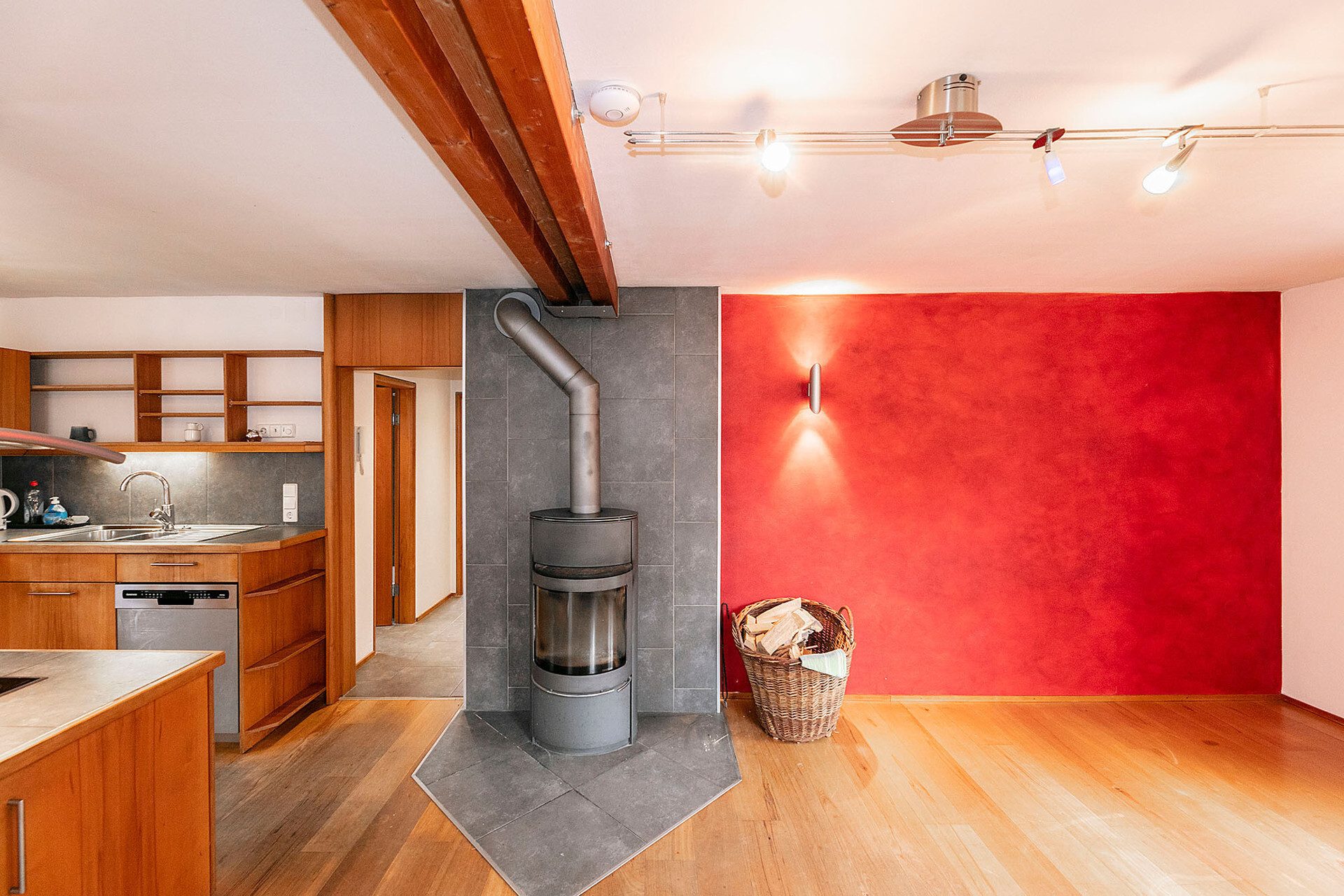 Immobilienangebot - Neu-Ulm - Alle - Reizendes Einfamilienhaus mit Garten, 
tollem Nebengebäude und Werkstatt