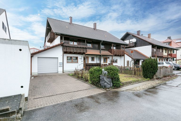 Immobilienangebot - Illertissen - Alle - Schönes Wohnen im Zentrum – 
Ruhige Privatstraße inbegriffen!