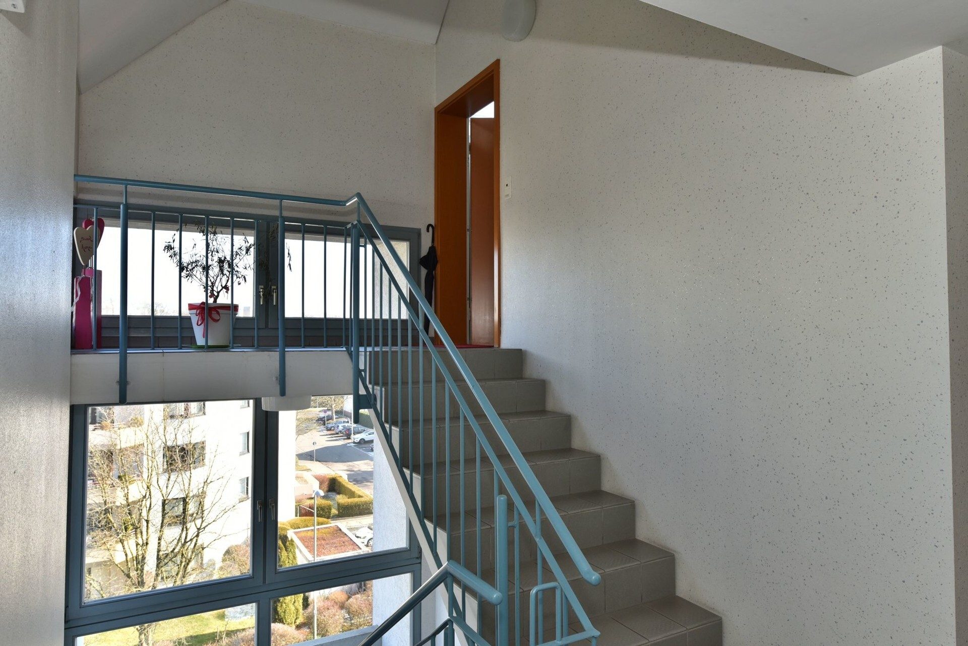 Immobilienangebot - Ulm - Alle - wunderbare Maisonette-Wohnung mit 
2 TG-Stellplätzen in der Ulmer Oststadt