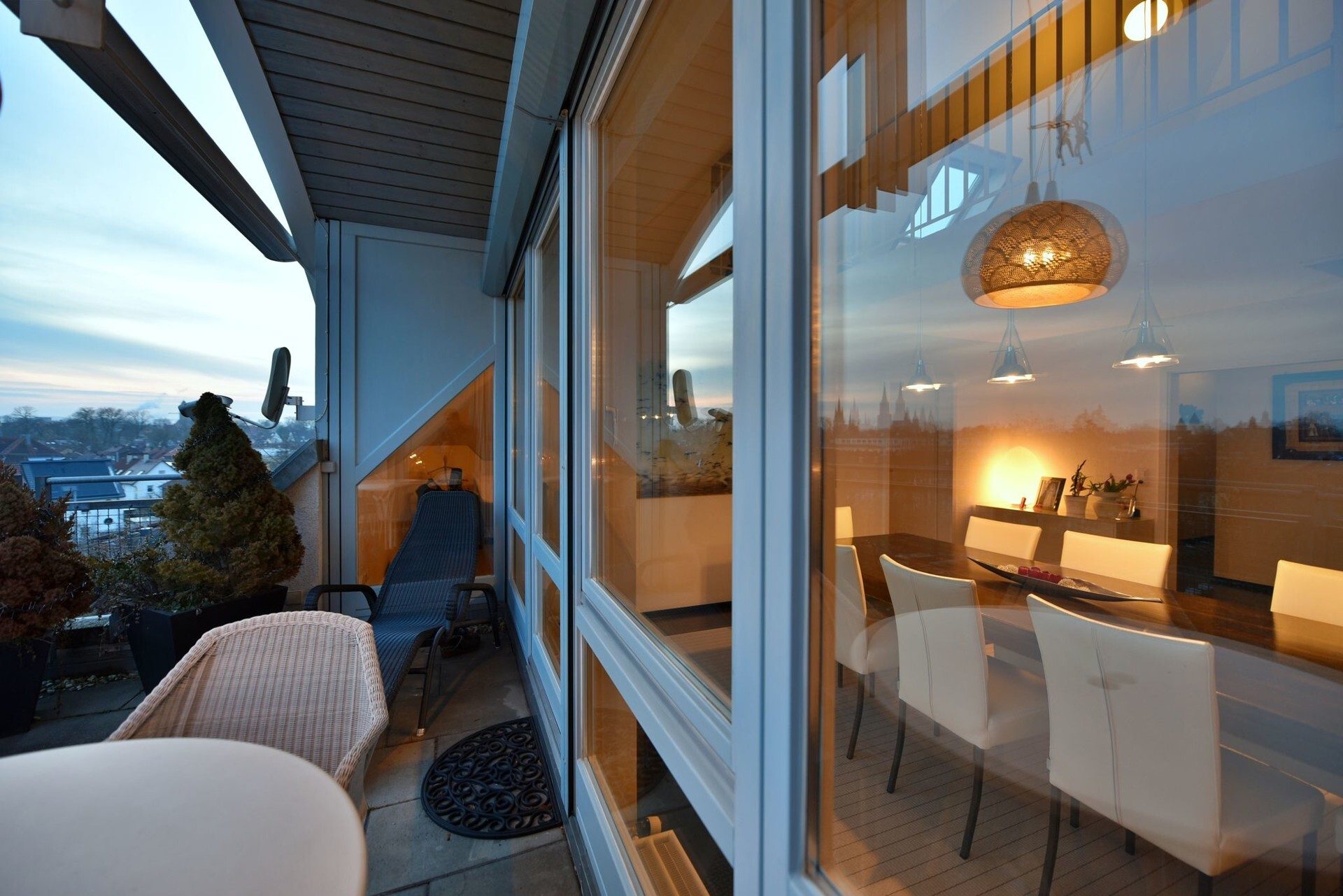 Immobilienangebot - Ulm - Alle - wunderbare Maisonette-Wohnung mit 
2 TG-Stellplätzen in der Ulmer Oststadt