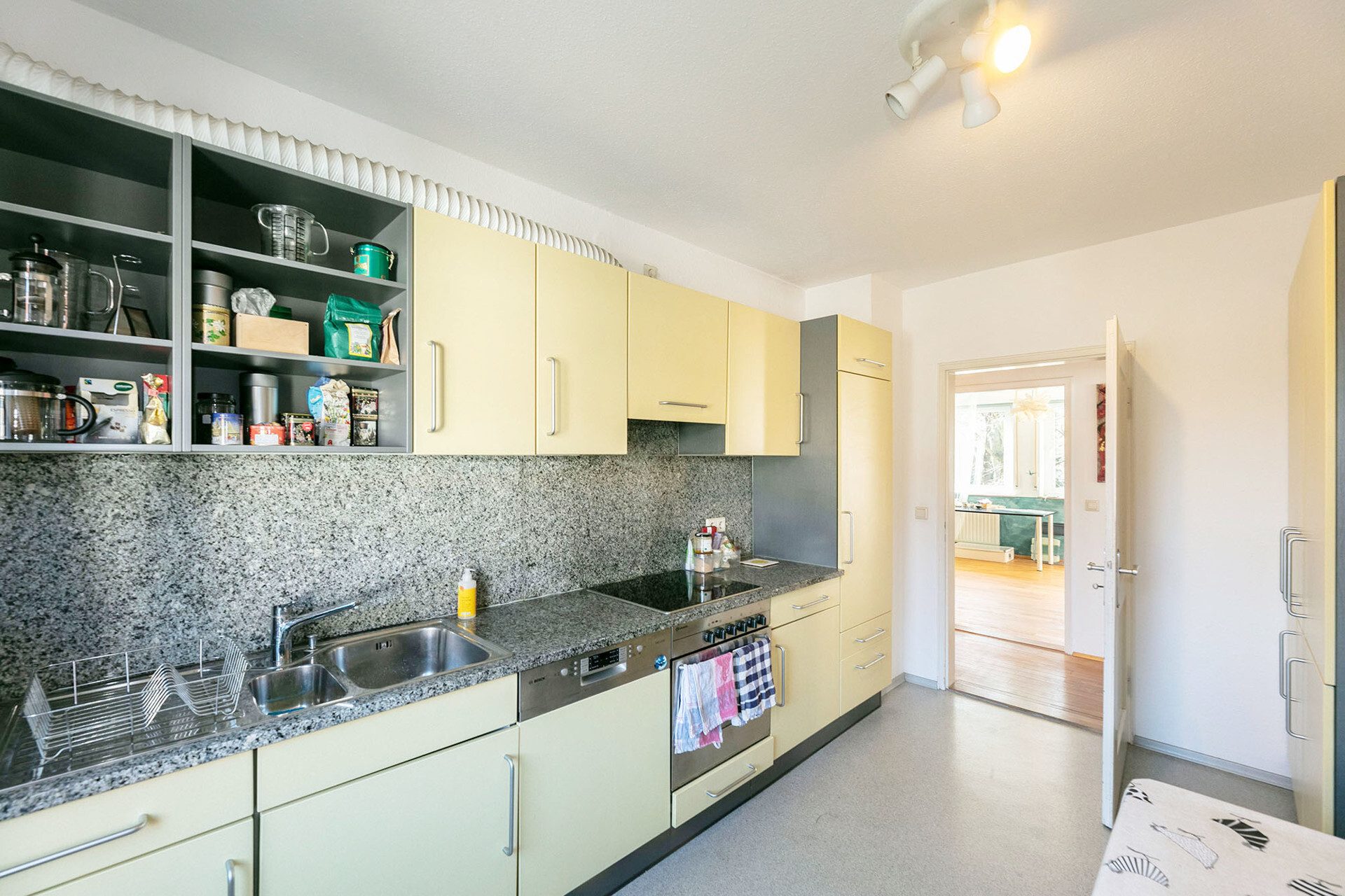 Immobilienangebot - Ulm - Alle - Wohnen in der beliebten Ulmer Oststadt 
- 4-Zimmer Wohnung mit Balkon